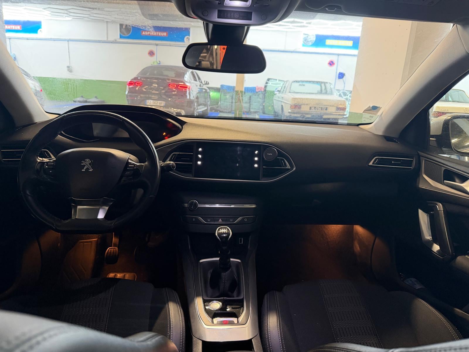 Peugeot 308 avec GPS