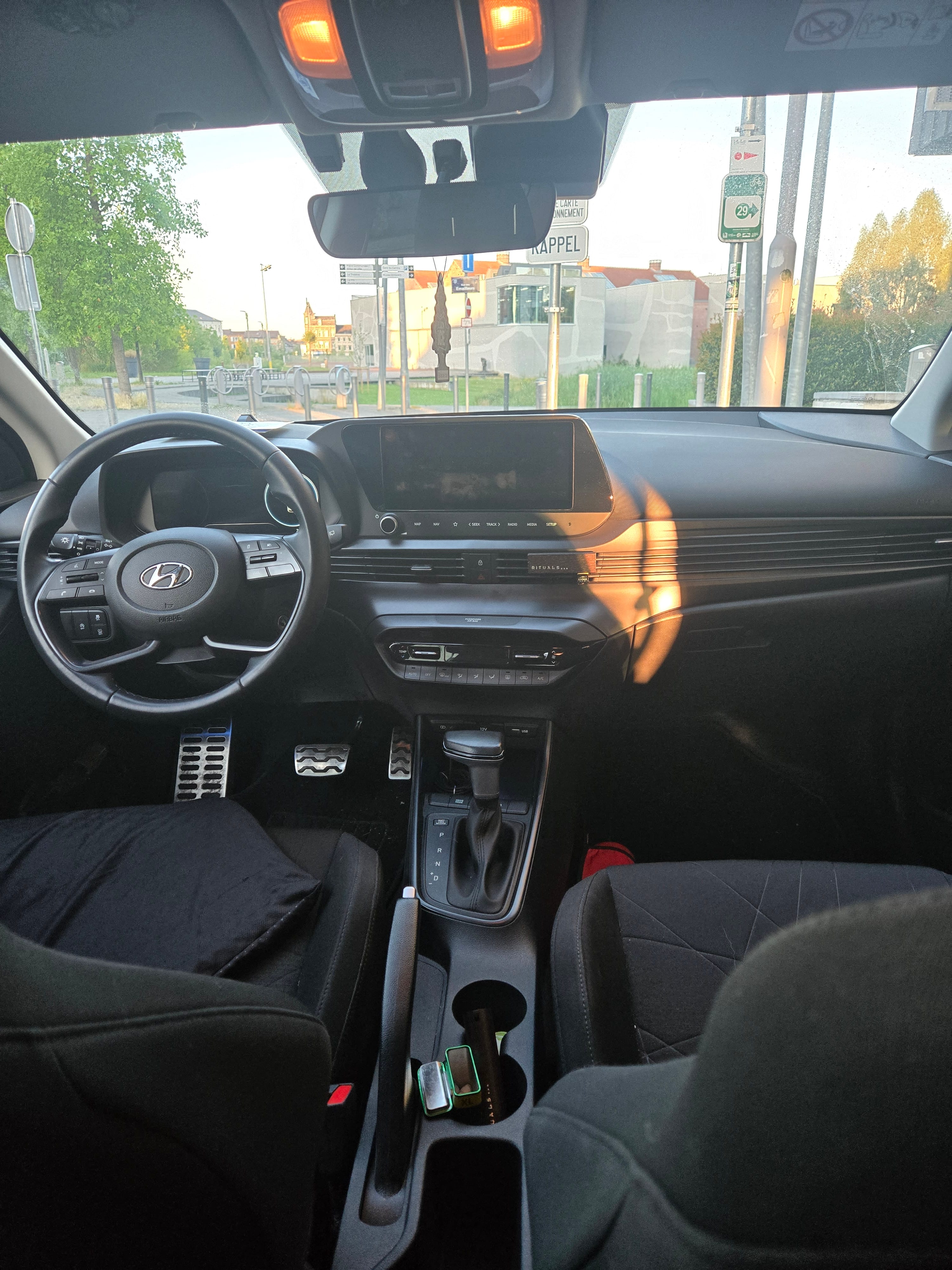 Hyundai Bayon 1000cc hybride met GPS
