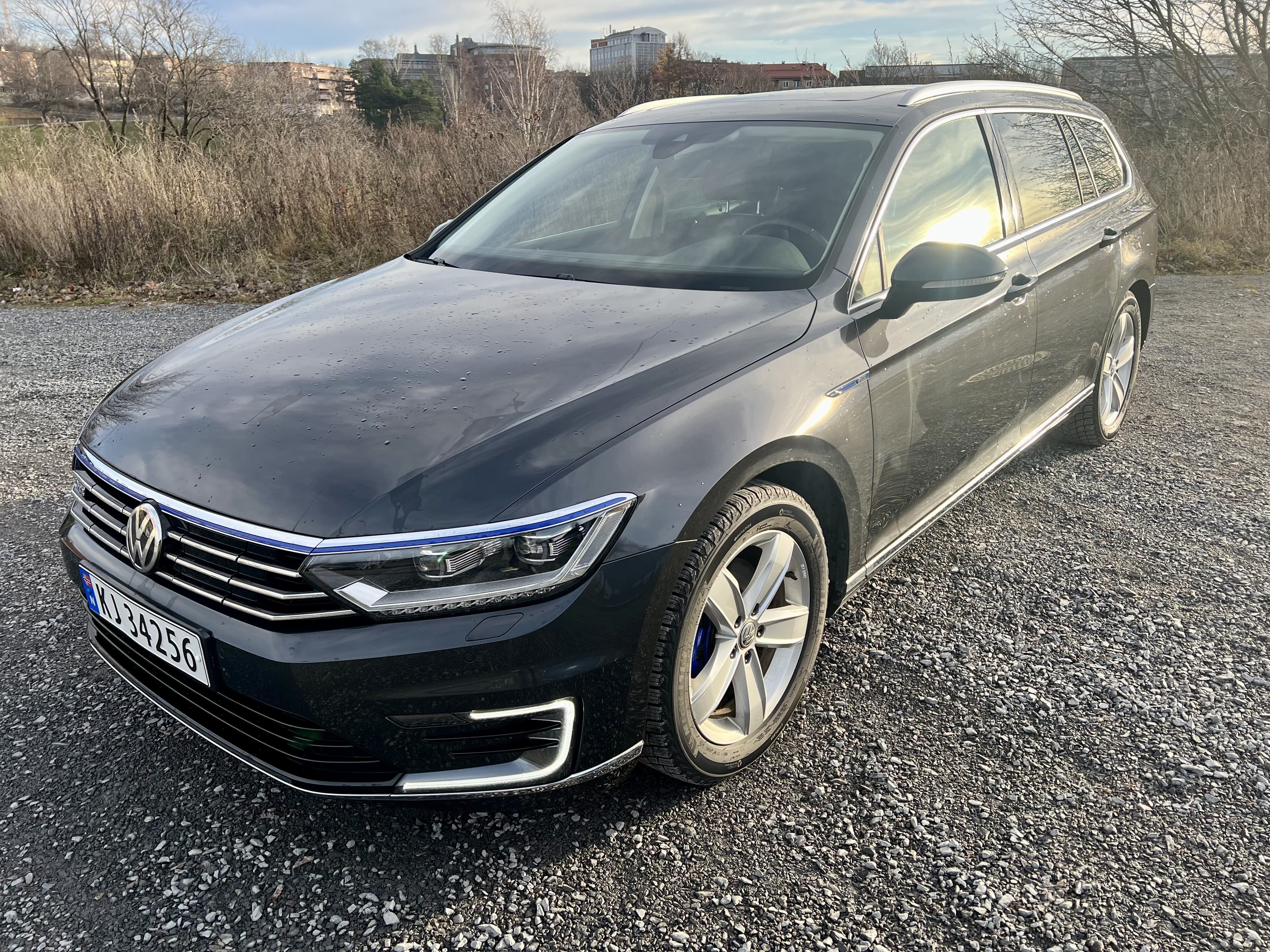 Volkswagen Passat GTE, 2018, Blyfri 95 / Électrique (hybride), automatique