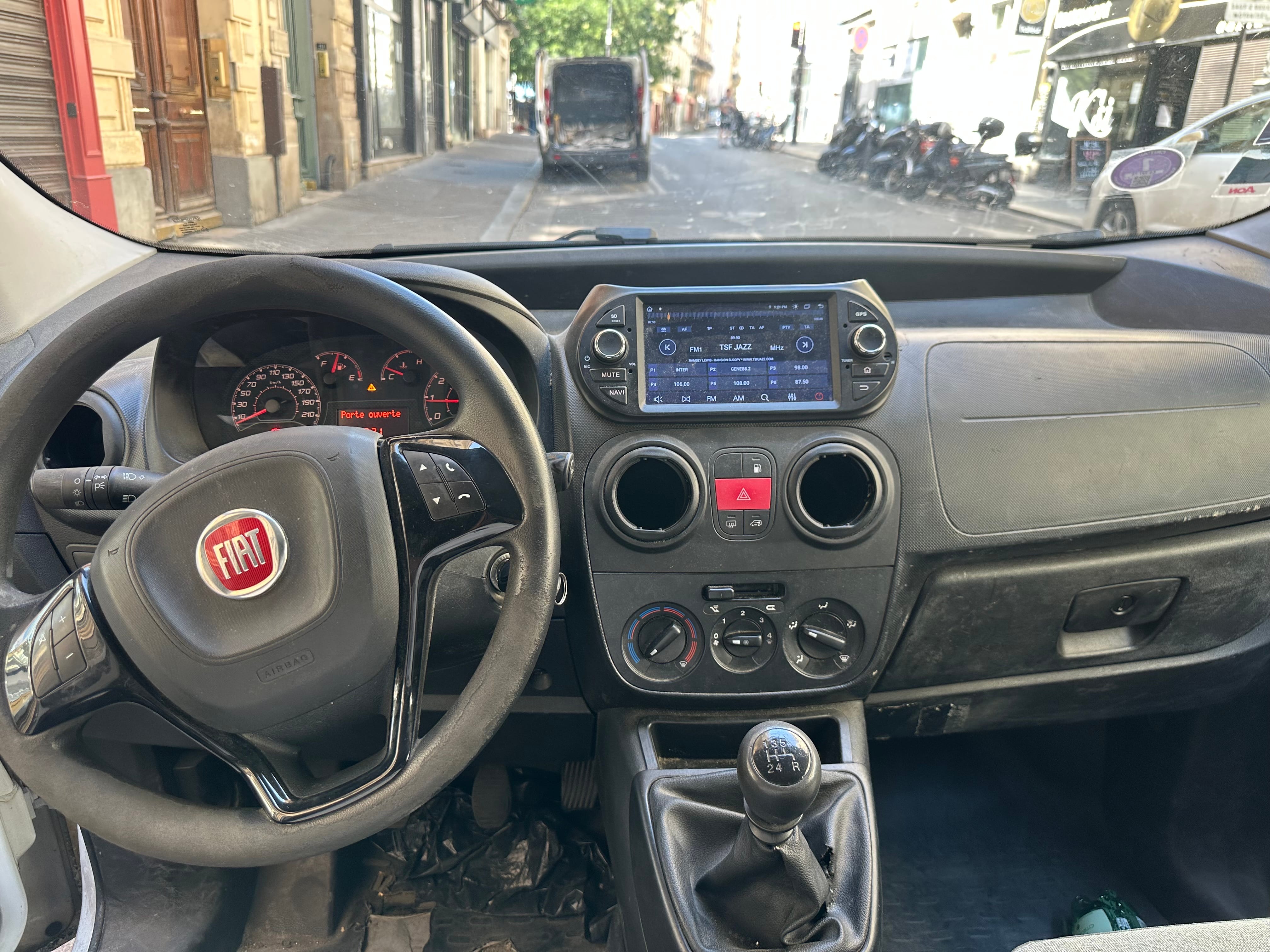 Fiat Fiorino (ES292) BASSE EMISSION (Clim, Bluetooth, USB, GPS,...) #ao with Air conditioning