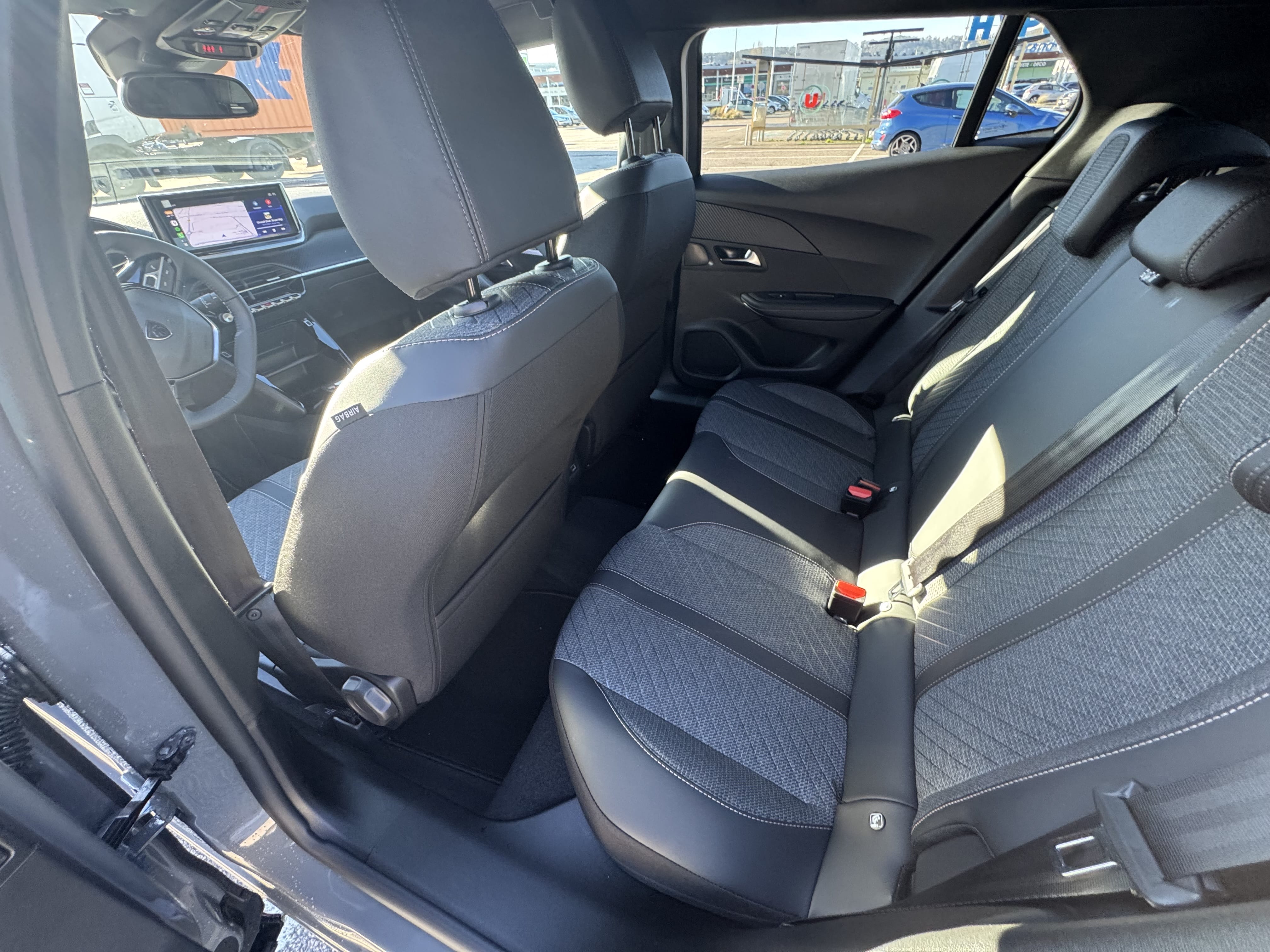 Peugeot e-2008 GT avec Apple CarPlay