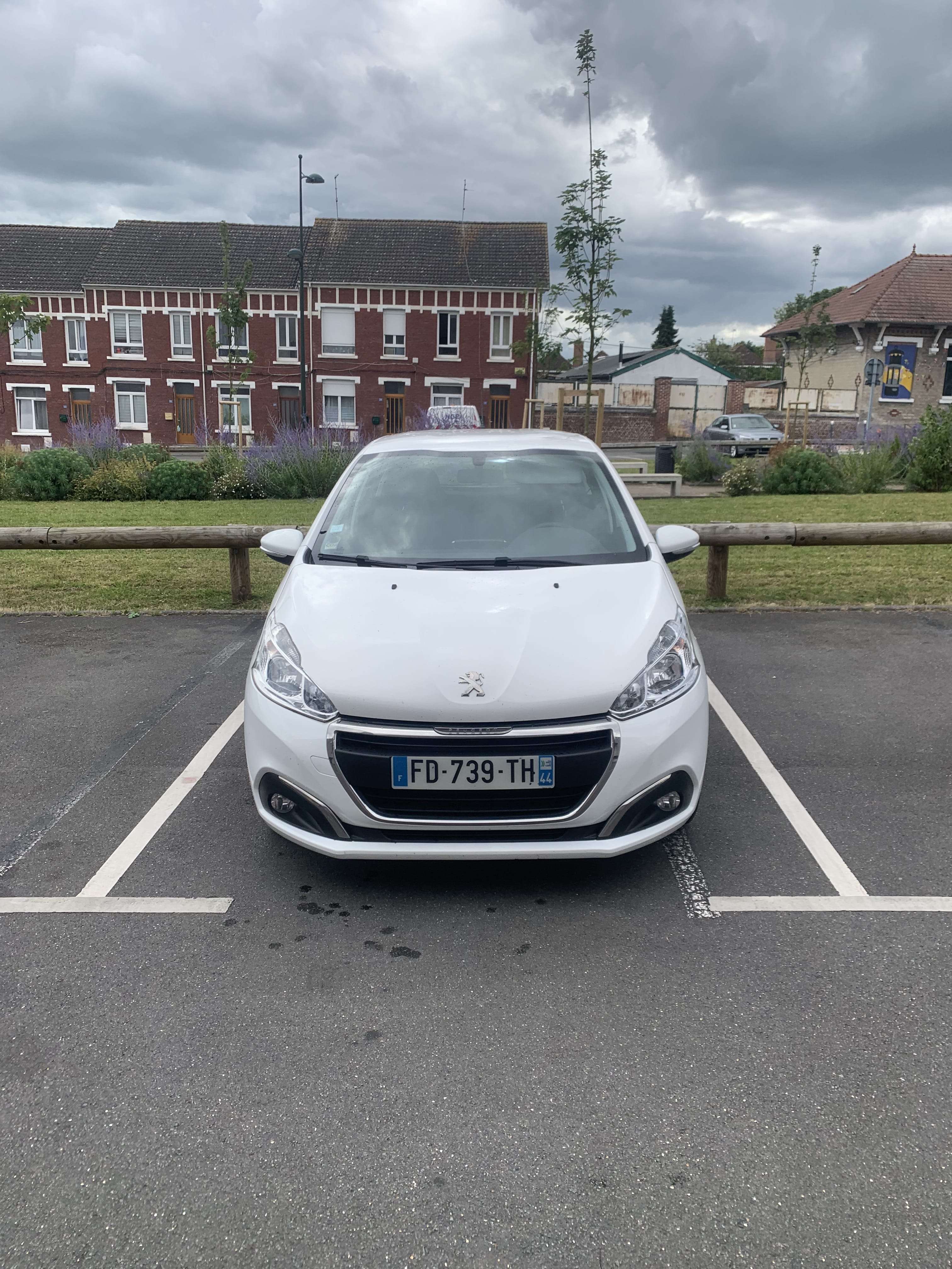 Peugeot 208 Société avec Audio Bluetooth