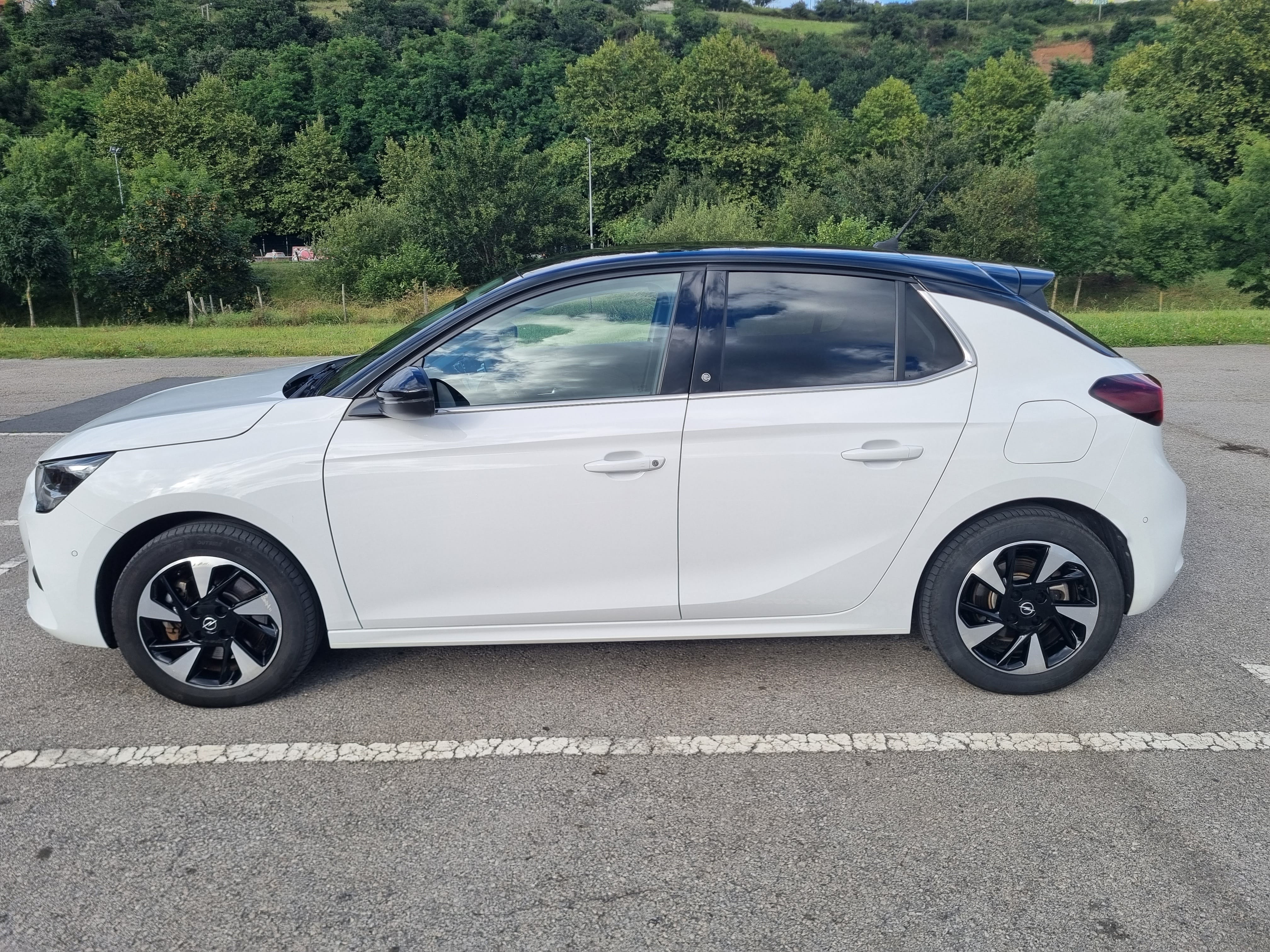 Opel Corsa-E 136 CV con Aire acondicionado
