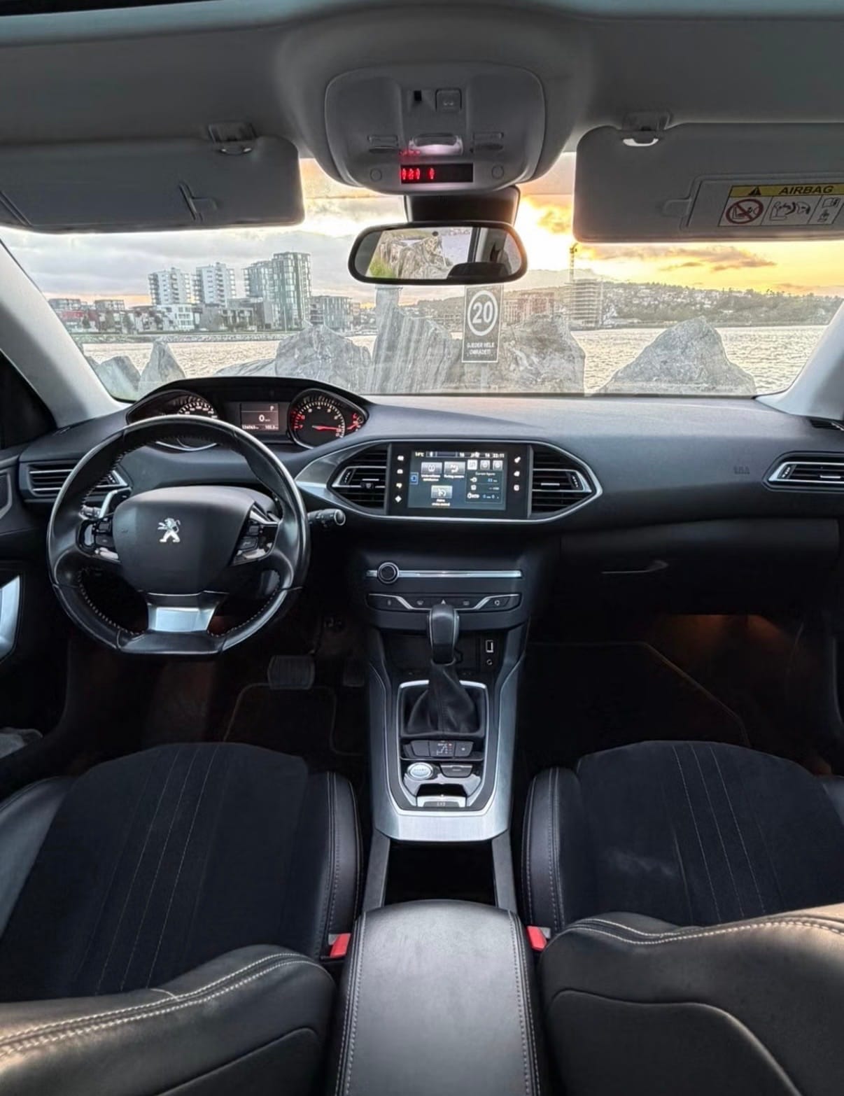 Peugeot 308 SW with Cruise control