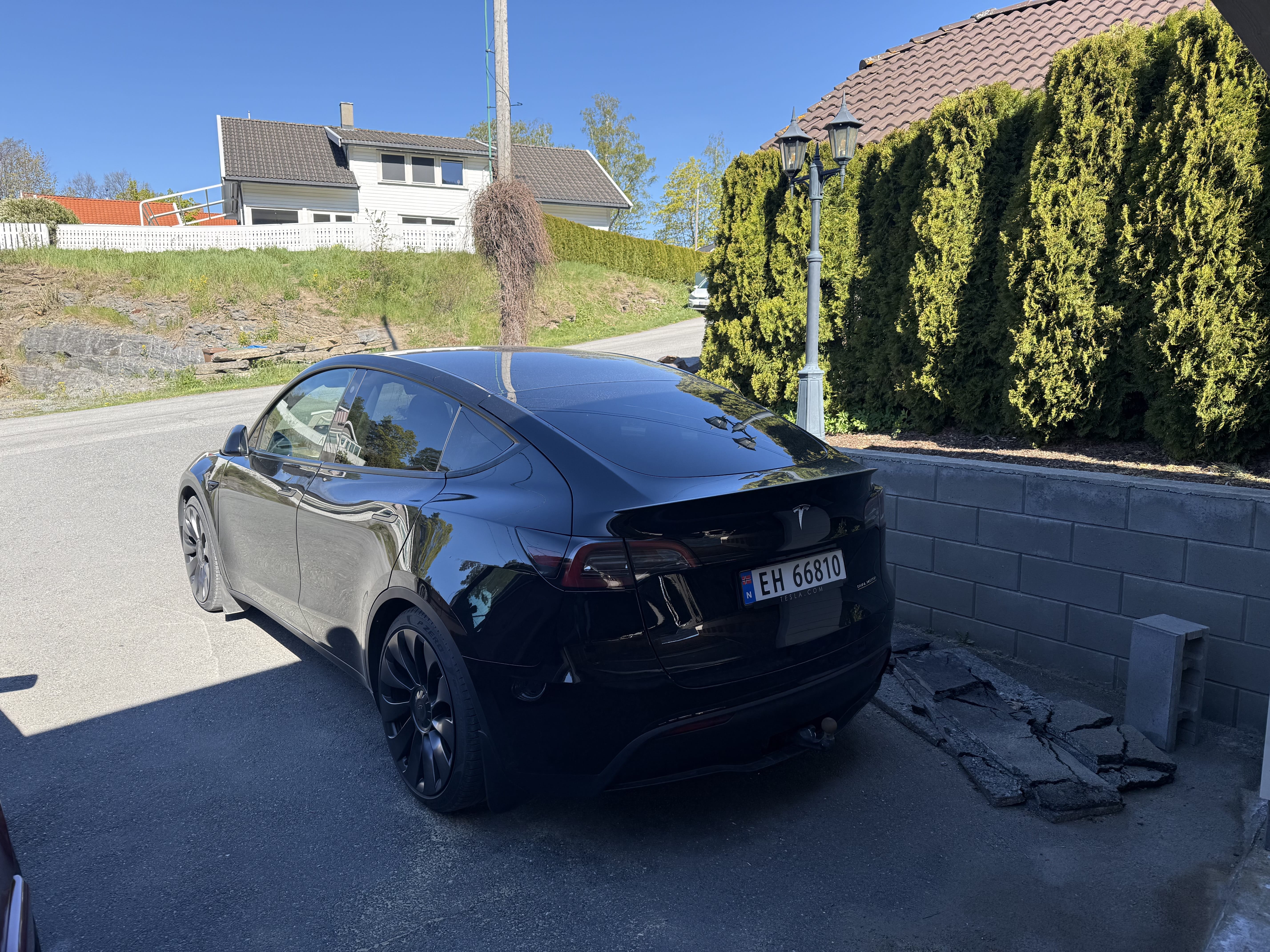 Tesla Model Y Performance med Ryggekamera