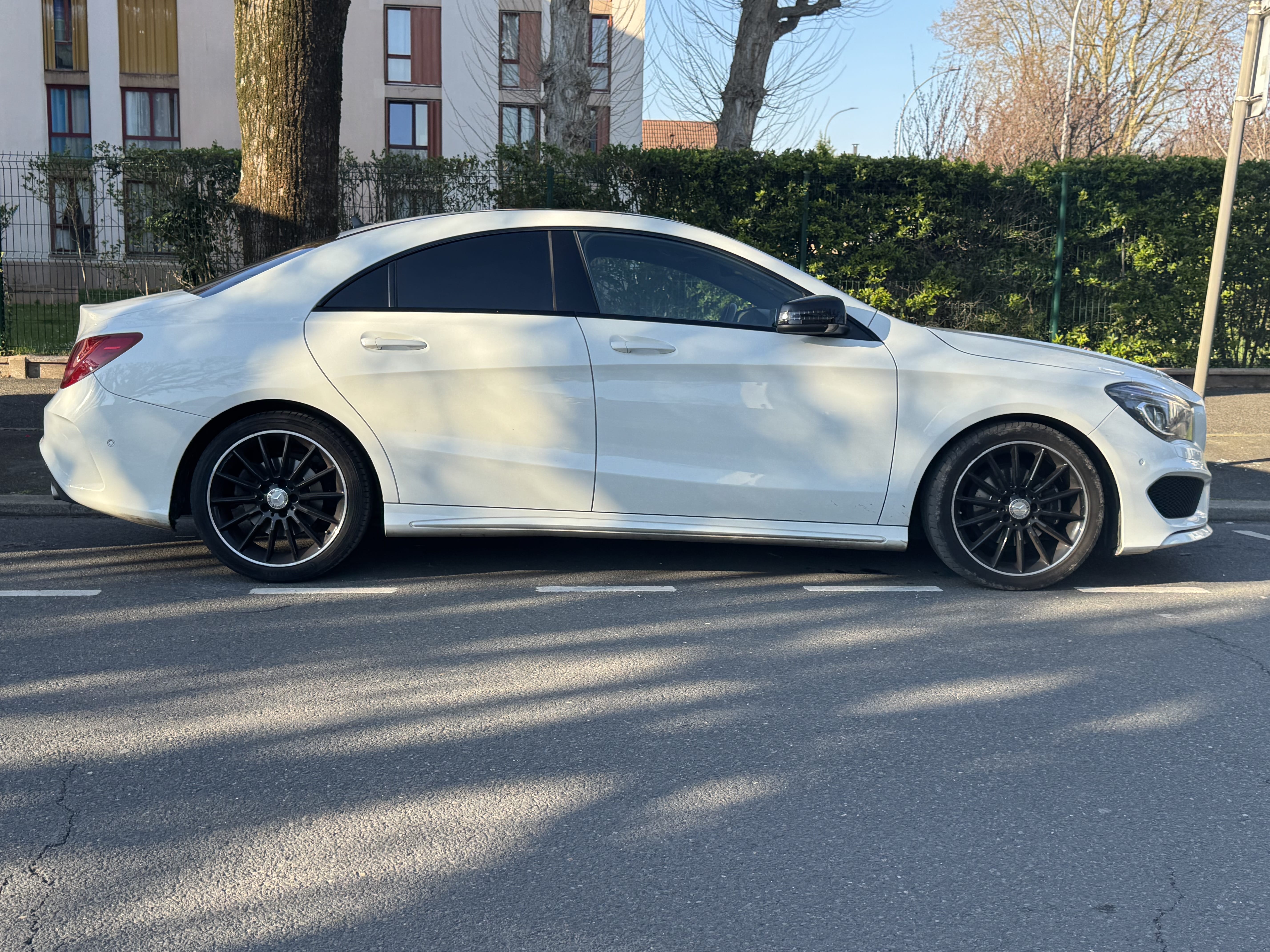 Mercedes-Benz CLA 180 Diesel pack AMG avec Climatisation
