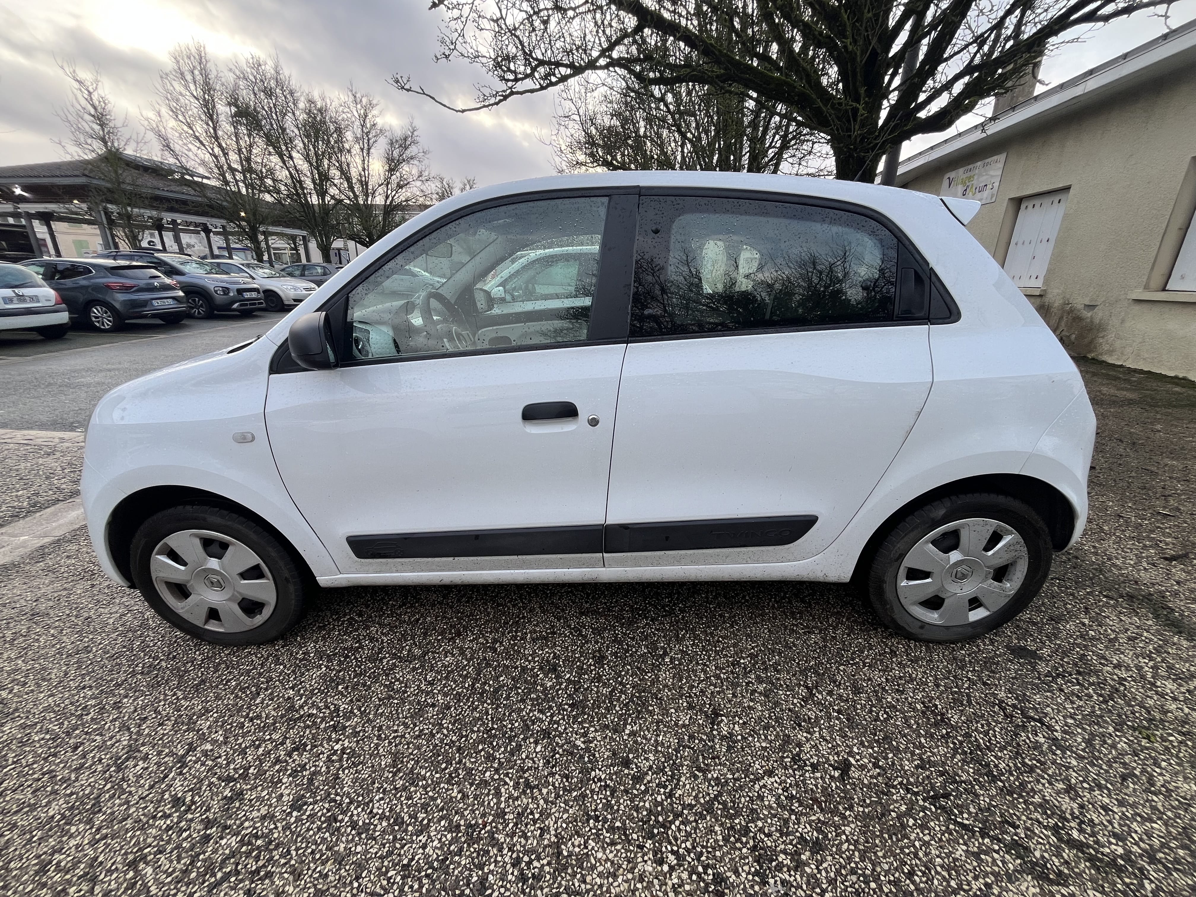 Renault Twingo III avec Entrée audio / iPod