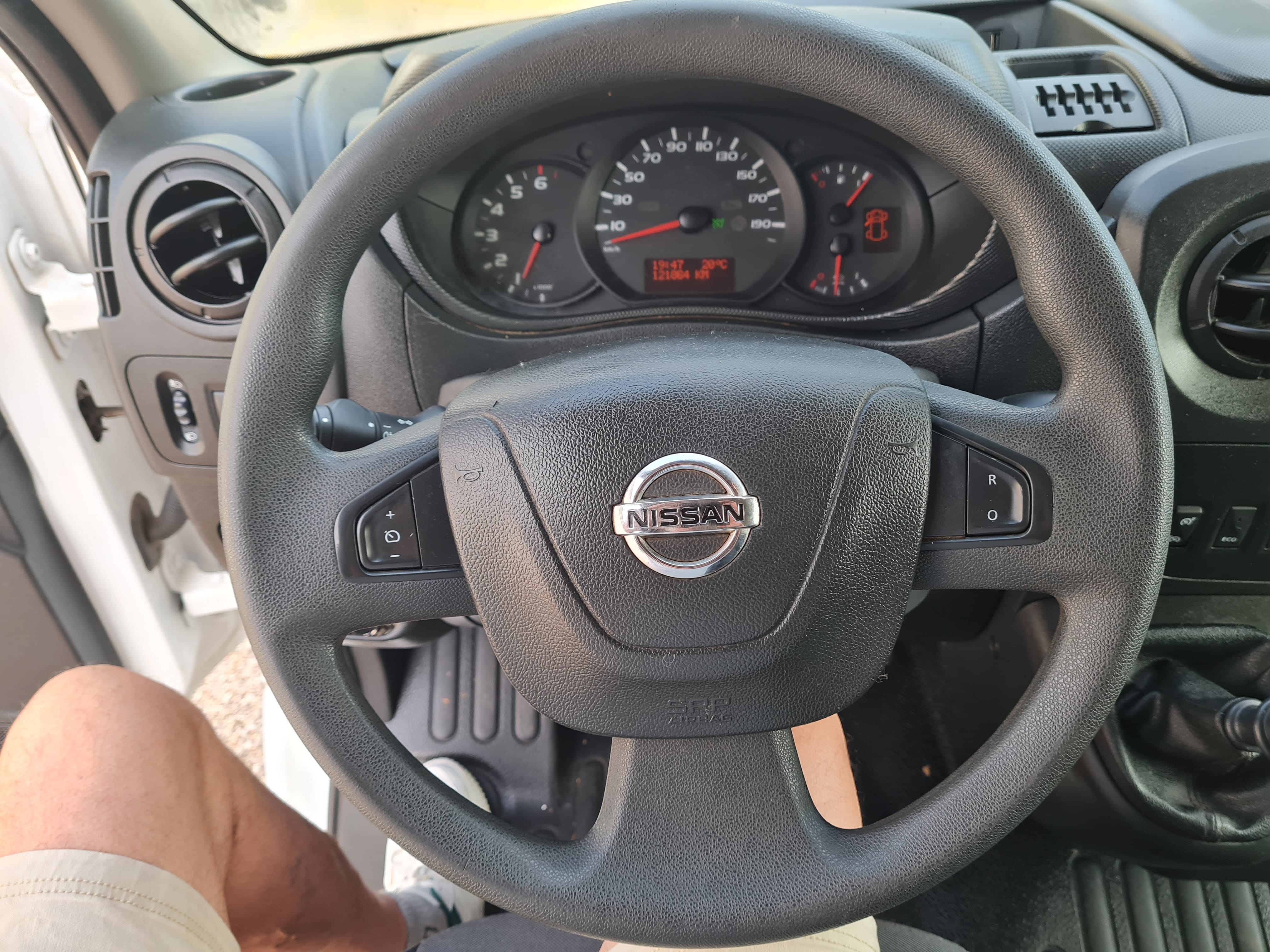Nissan NV400
