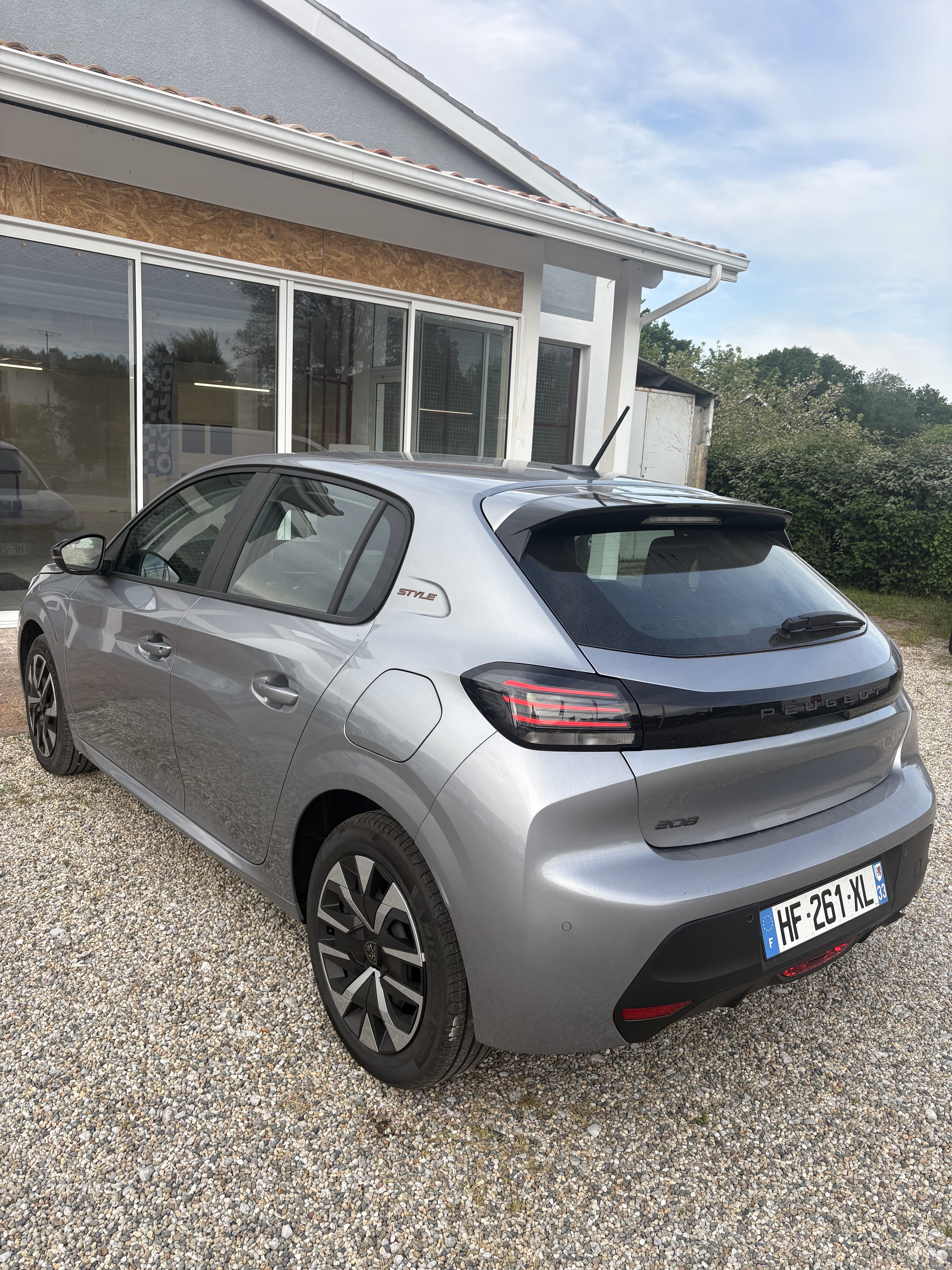 Peugeot 208 avec Climatisation