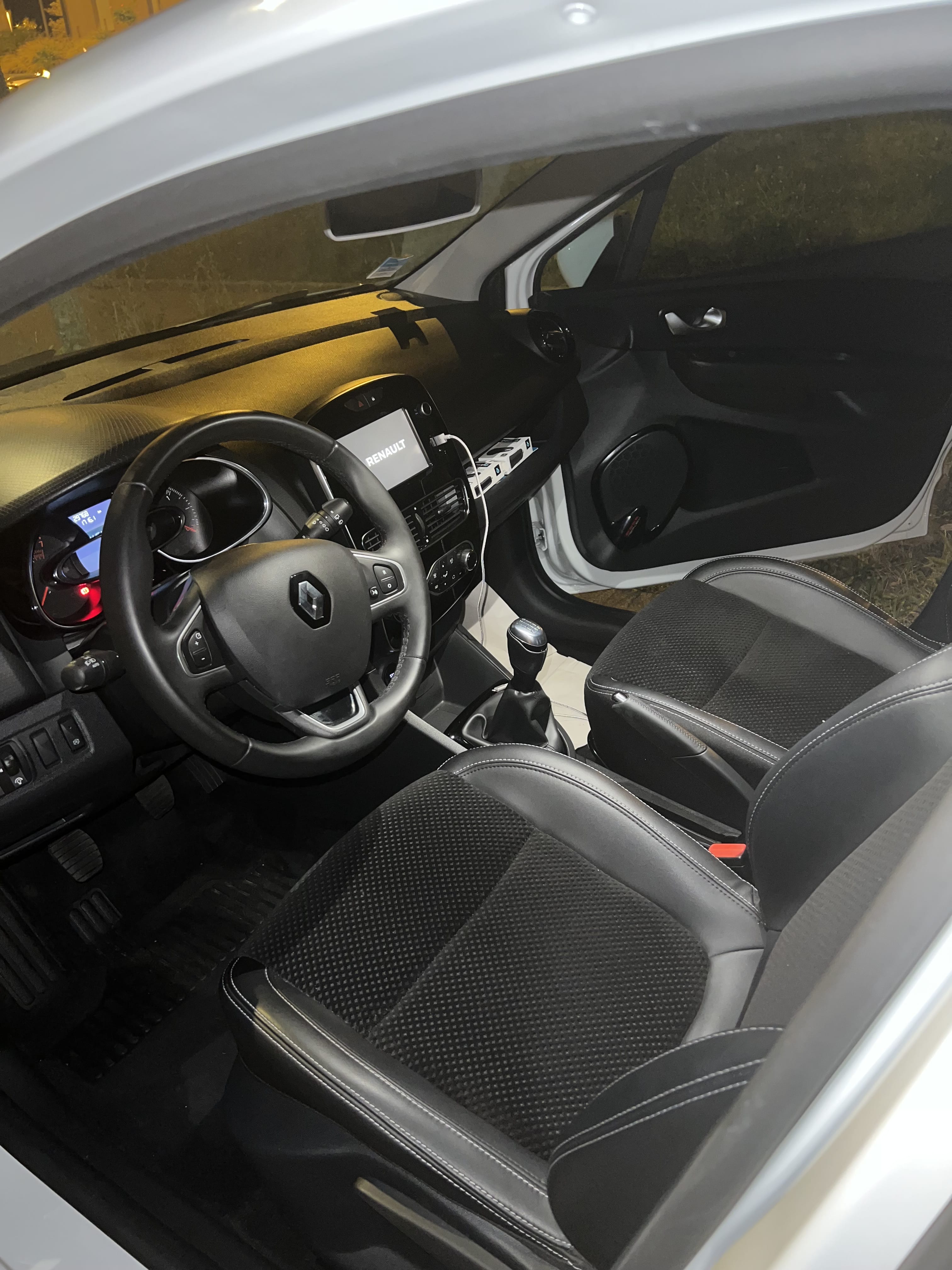 Renault Clio avec Climatisation