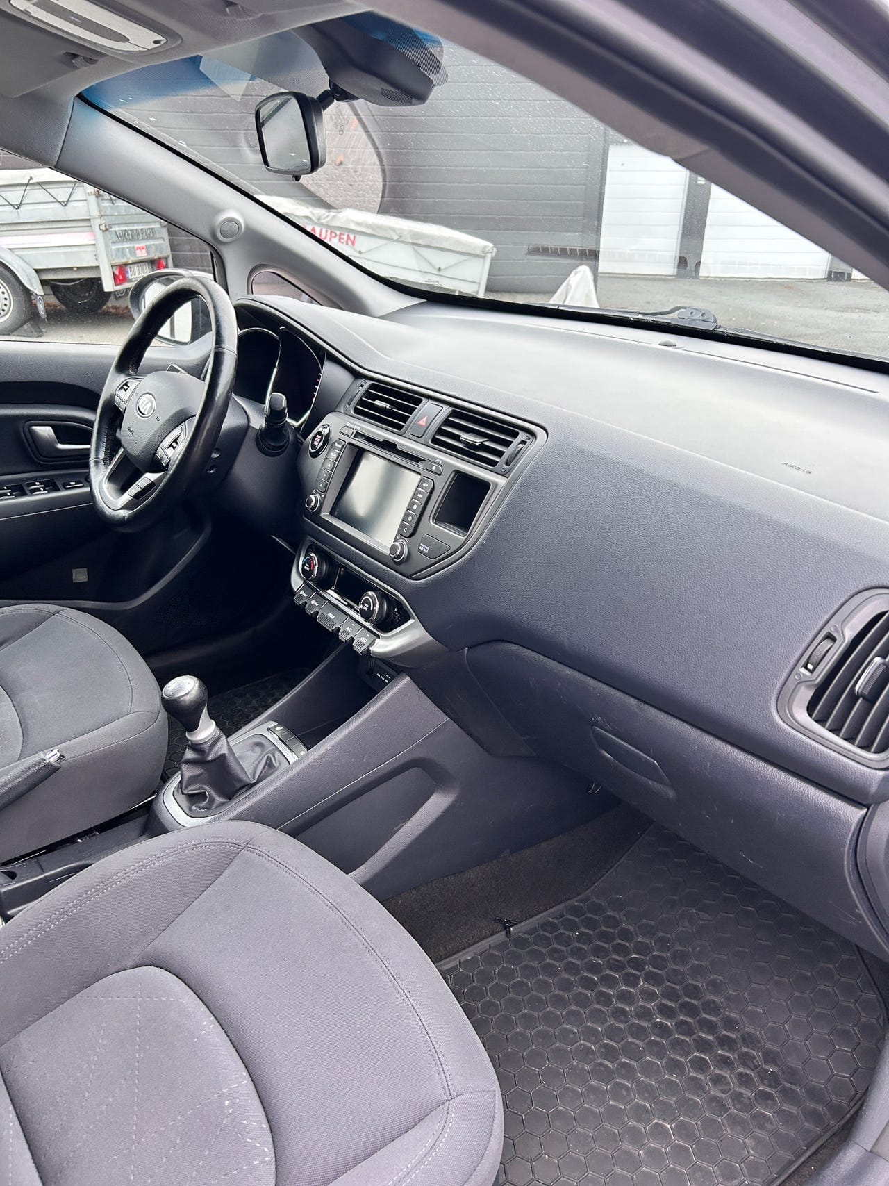 Kia Rio 5-Door LX med Cruisekontroll