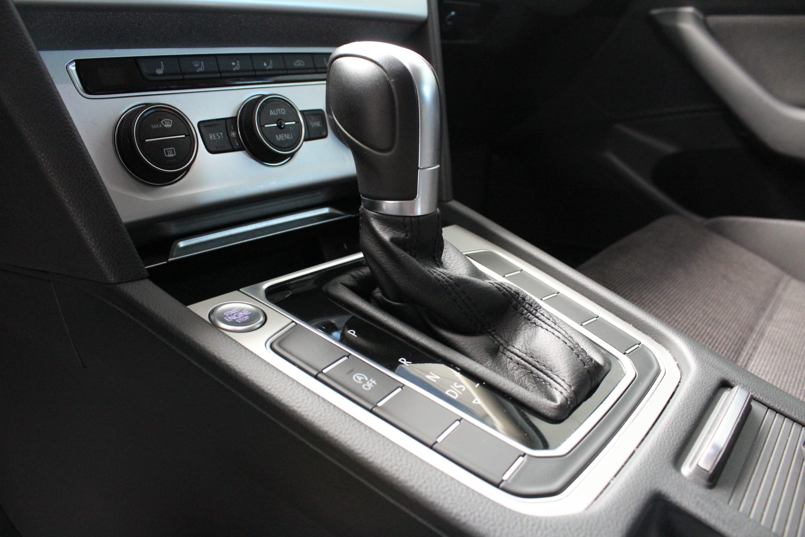 Volkswagen Passat Kombi 2.0 TDI Comfortline | AHK | DSG | ACC mit Audio-/iPod-Zugang