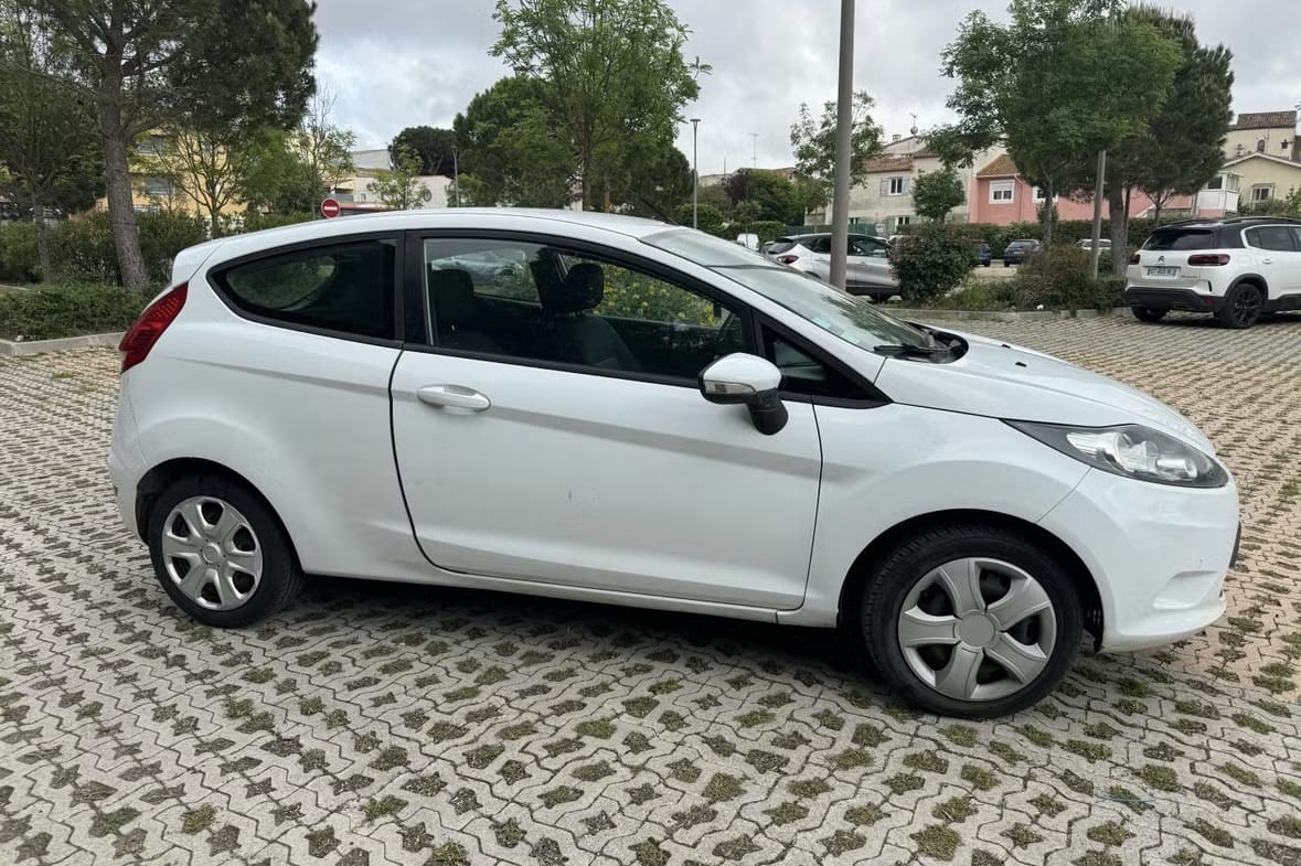 Ford Fiesta avec Climatisation