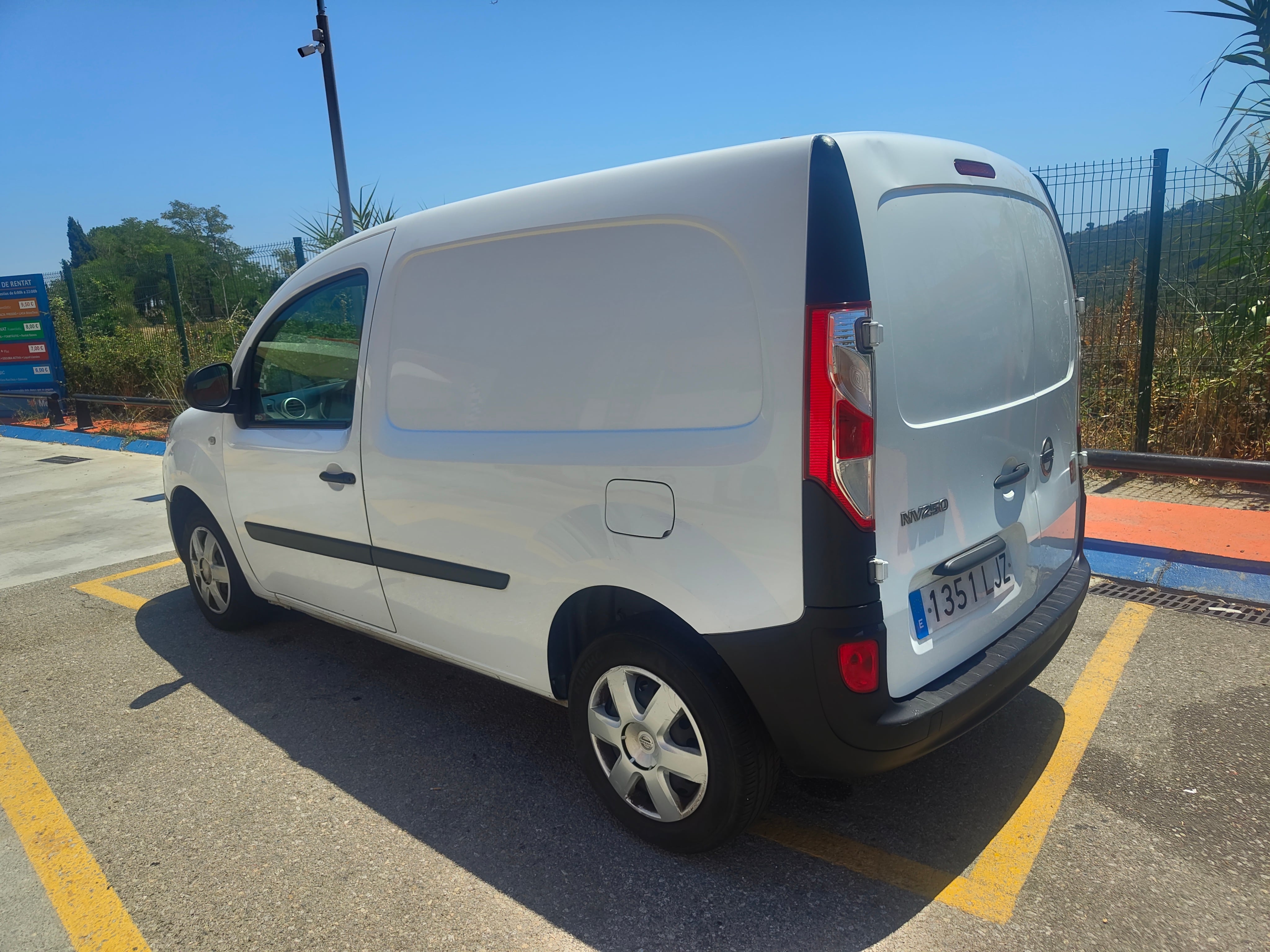 Nissan NV250 Furgoneta 1.9 dci con Aire acondicionado