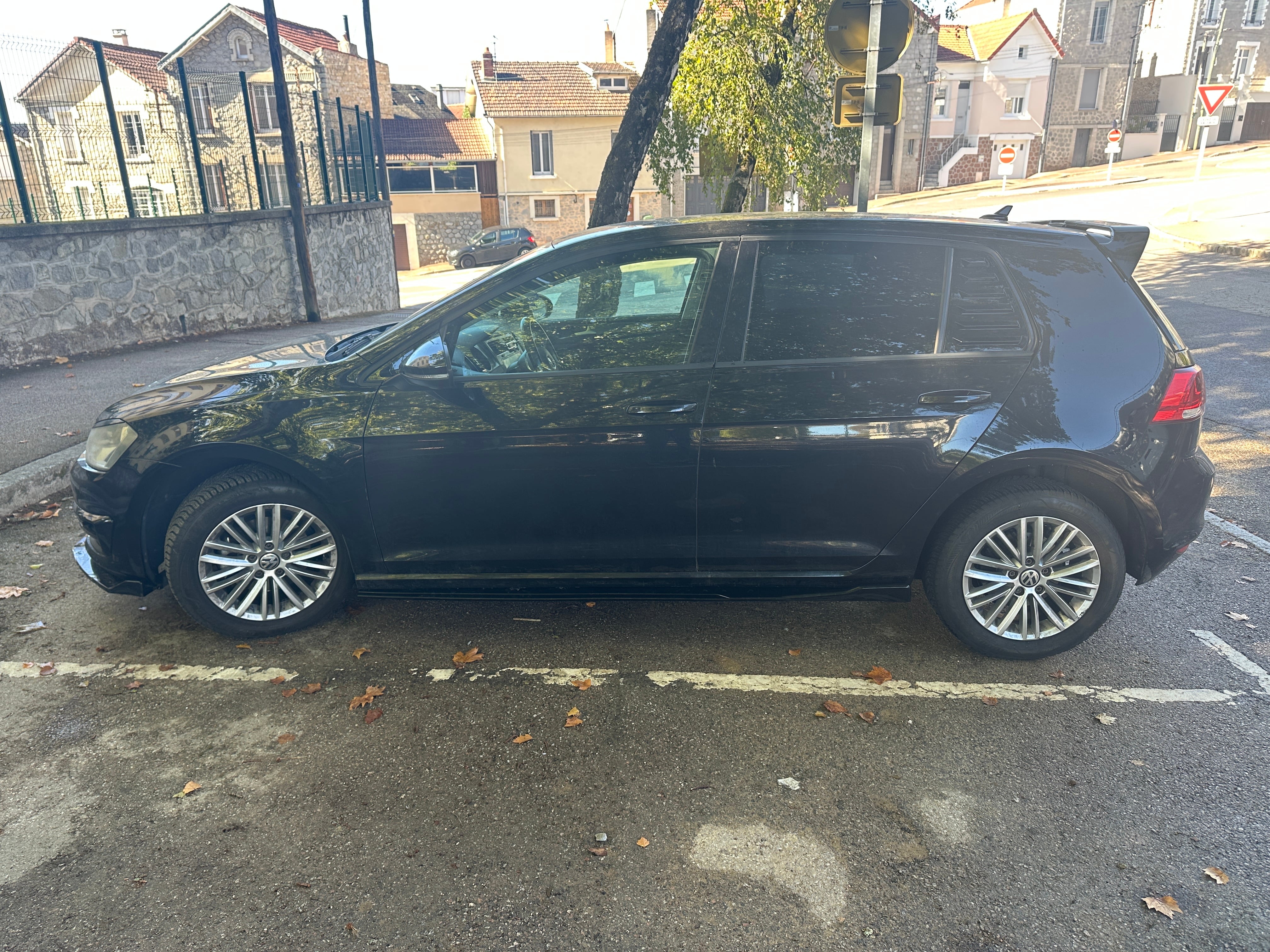 Volkswagen Golf 1.2 avec Climatisation