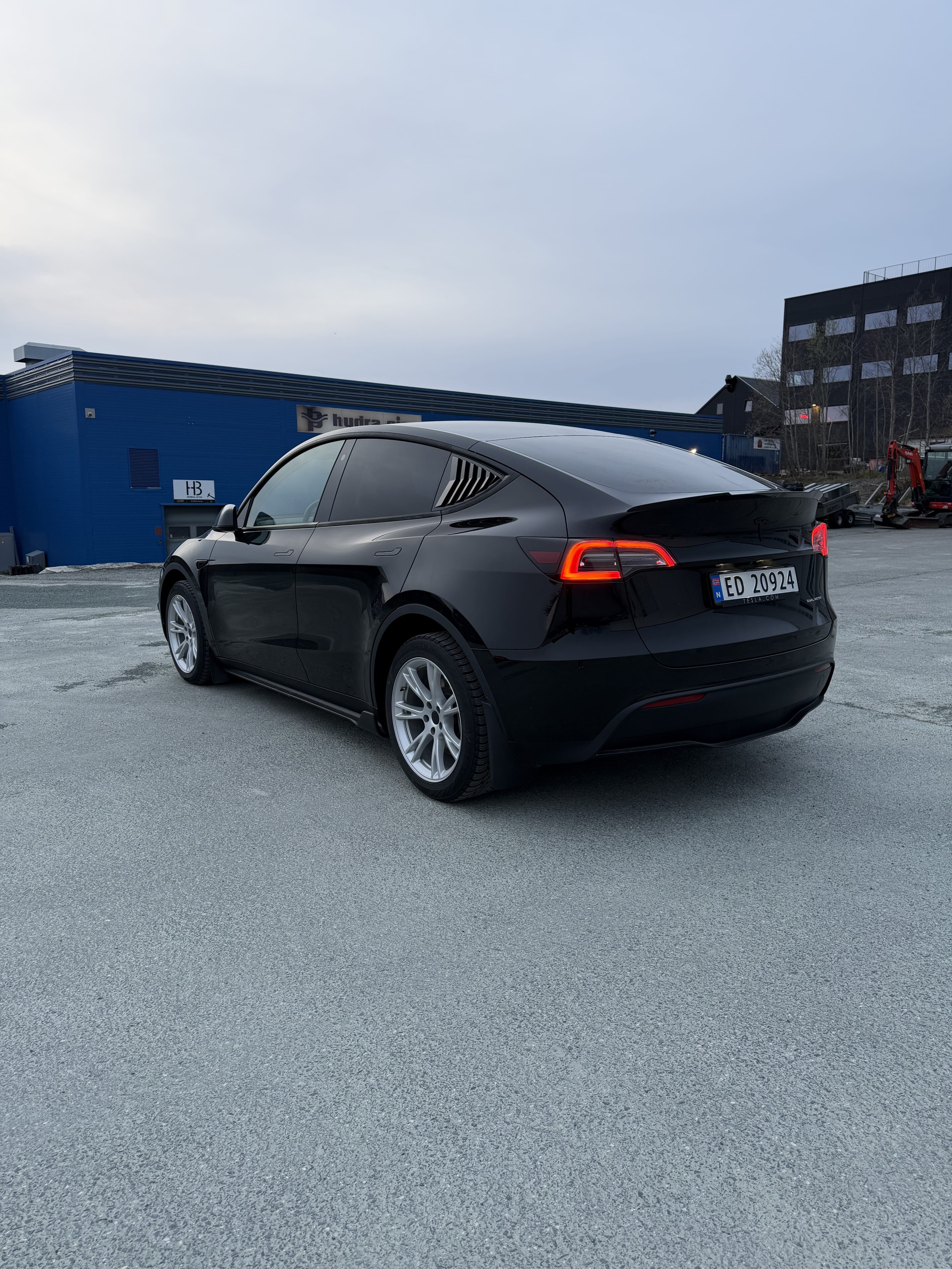 Tesla Model Y Long Range med Ryggekamera