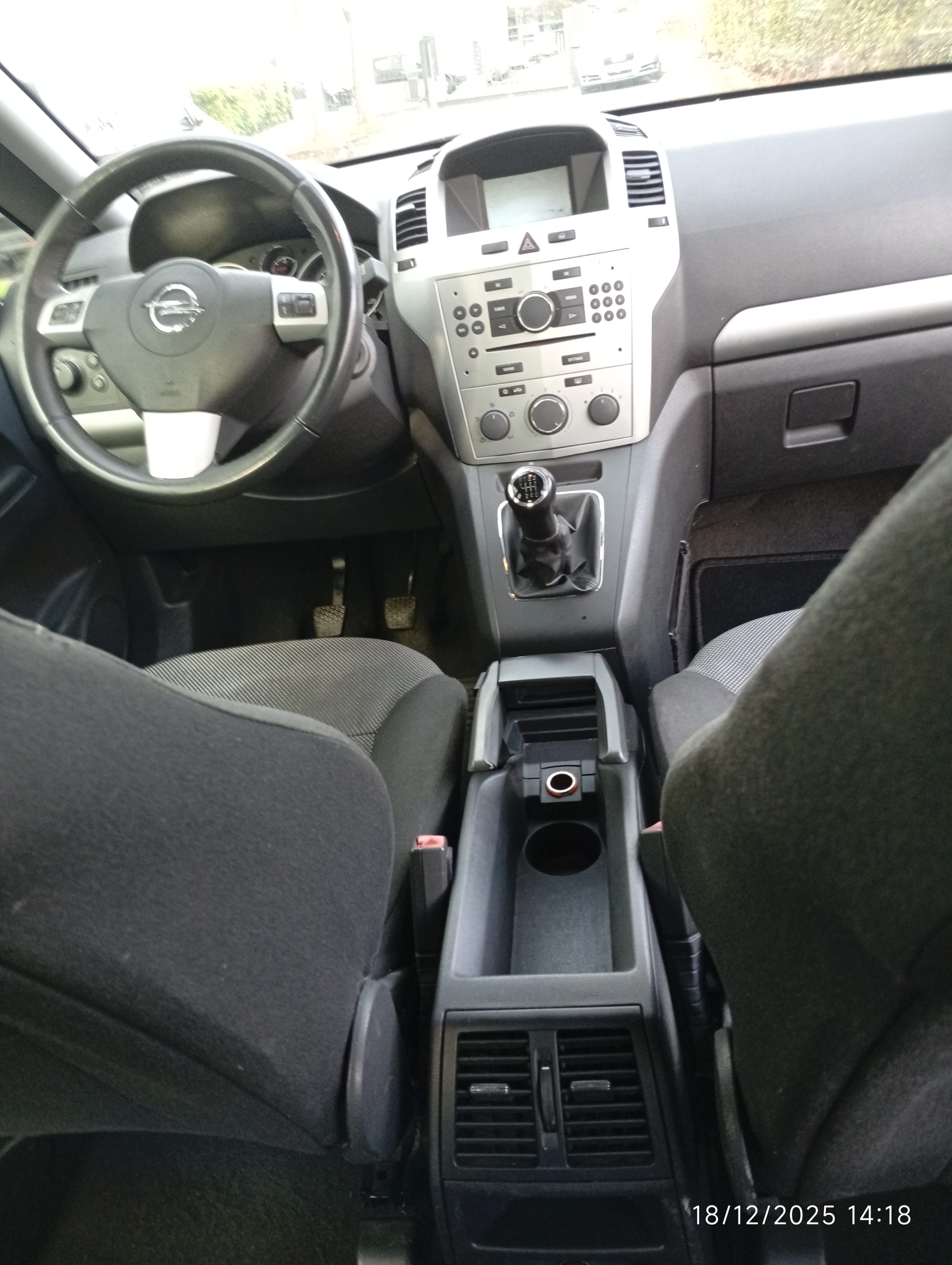 Opel Zafira avec Pneus neige