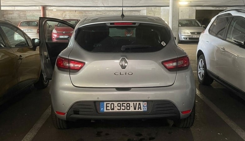Renault Clio EQ958VA avec GPS