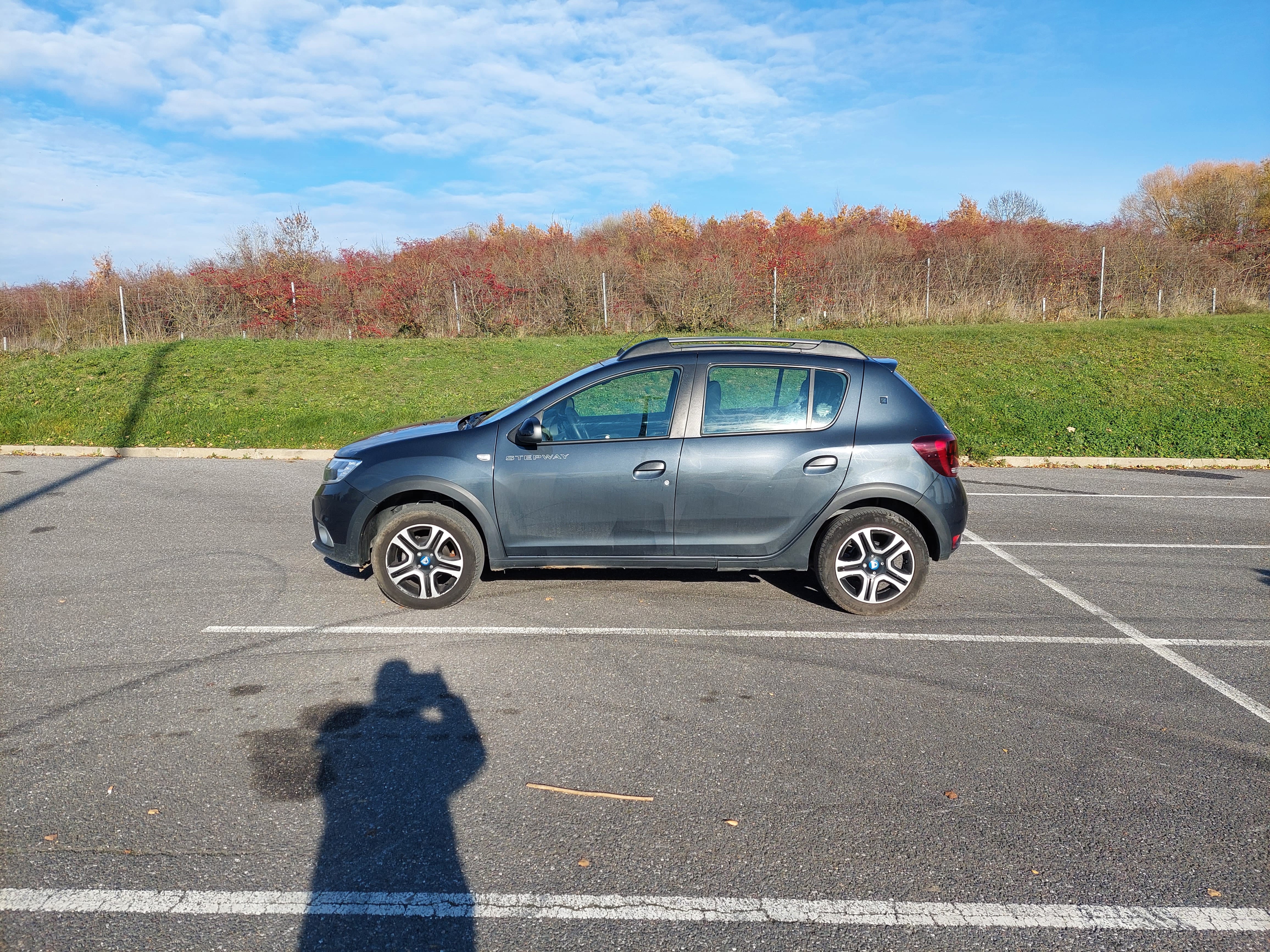 Dacia Sandero Essence/GPL sur équipée avec Climatisation