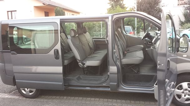 Opel Vivaro Combi avec Climatisation