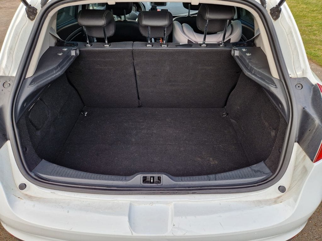Renault Mégane - weiß con Entrada de Audio/iPod