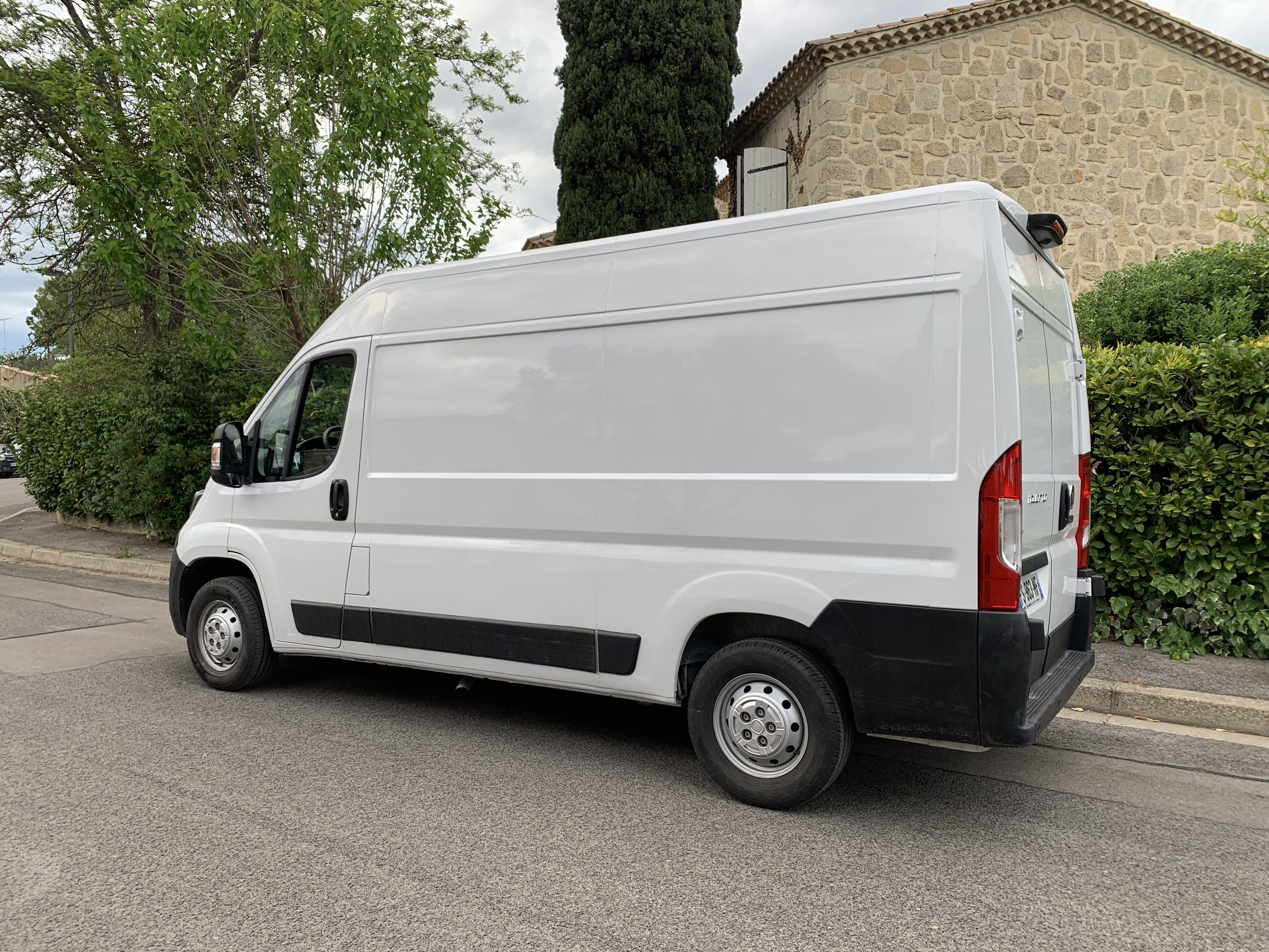 Fiat Ducato 12m3 toutes options avec Climatisation