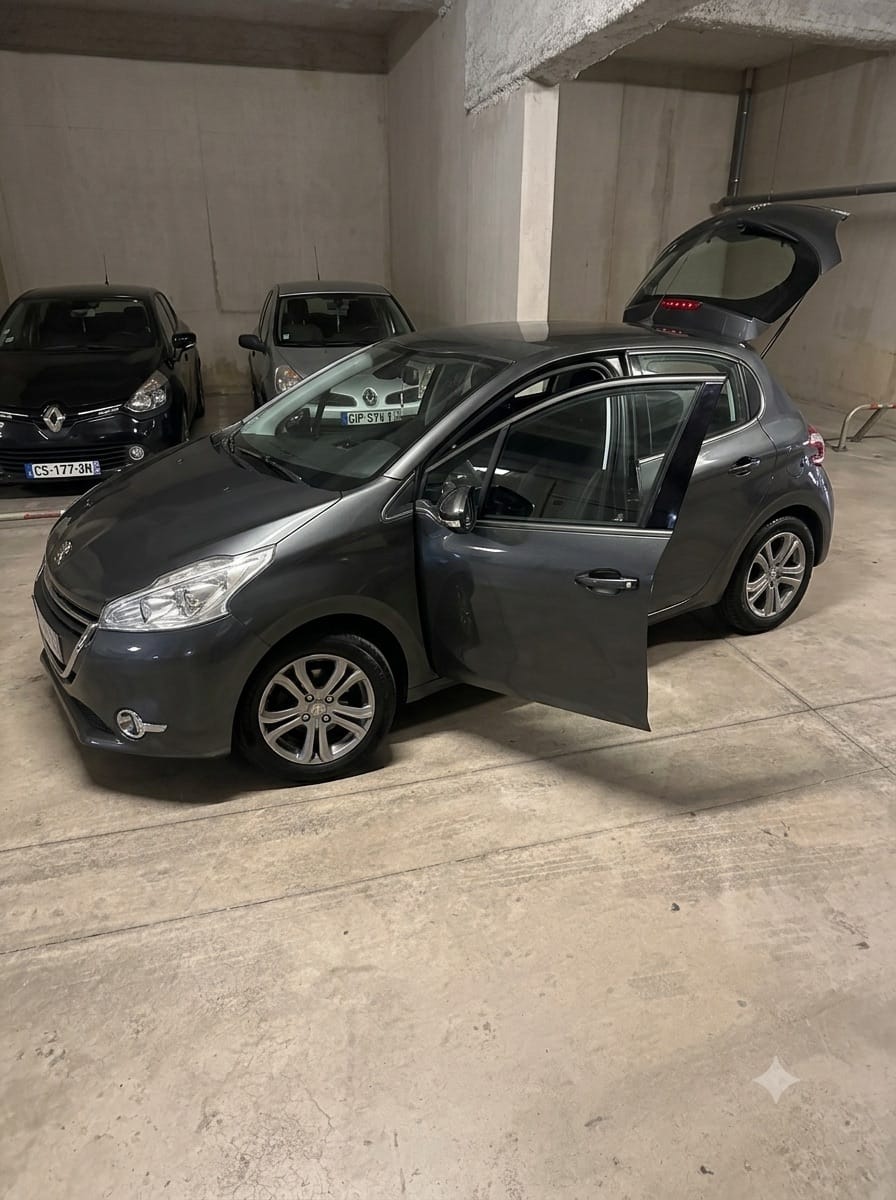 Peugeot 208 Peugeot 208, 2015, Essence 95