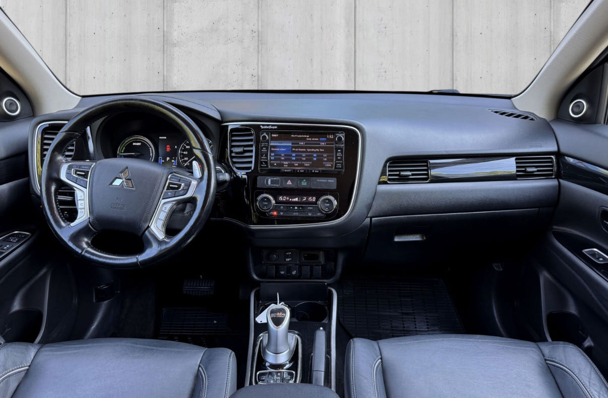 Mitsubishi Outlander Hybrid met Cruise control