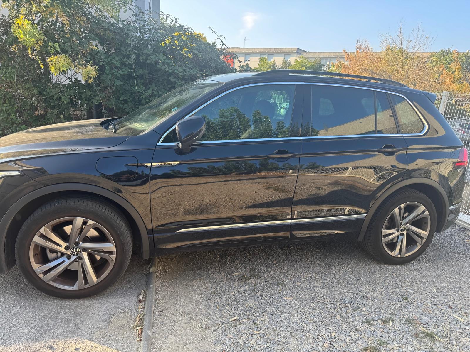 Volkswagen Tiguan SE R-LINE Black, 2023, Essence 98 / Électrique (hybride), automatique