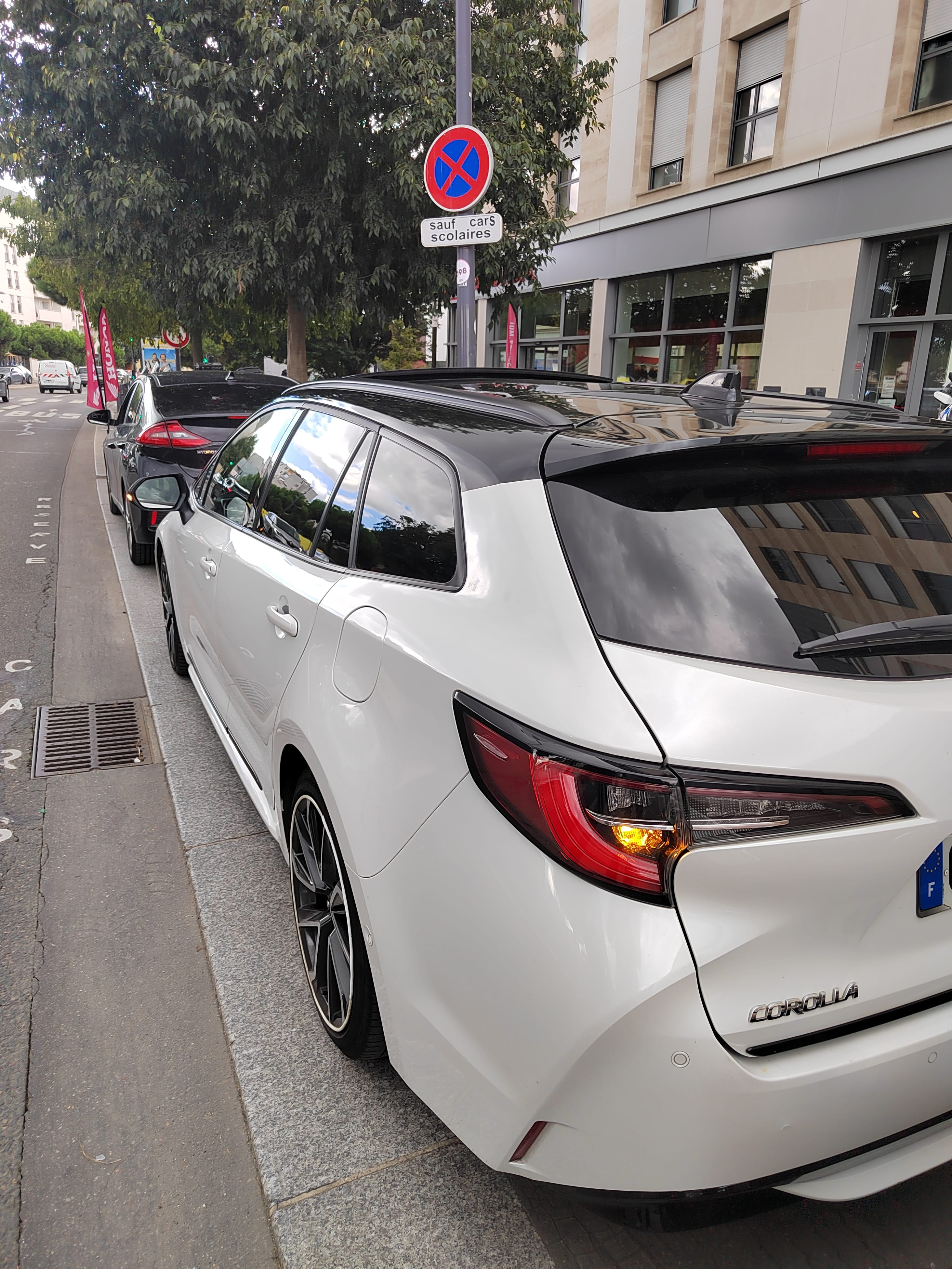 Toyota Corolla Break Hybride avec Climatisation