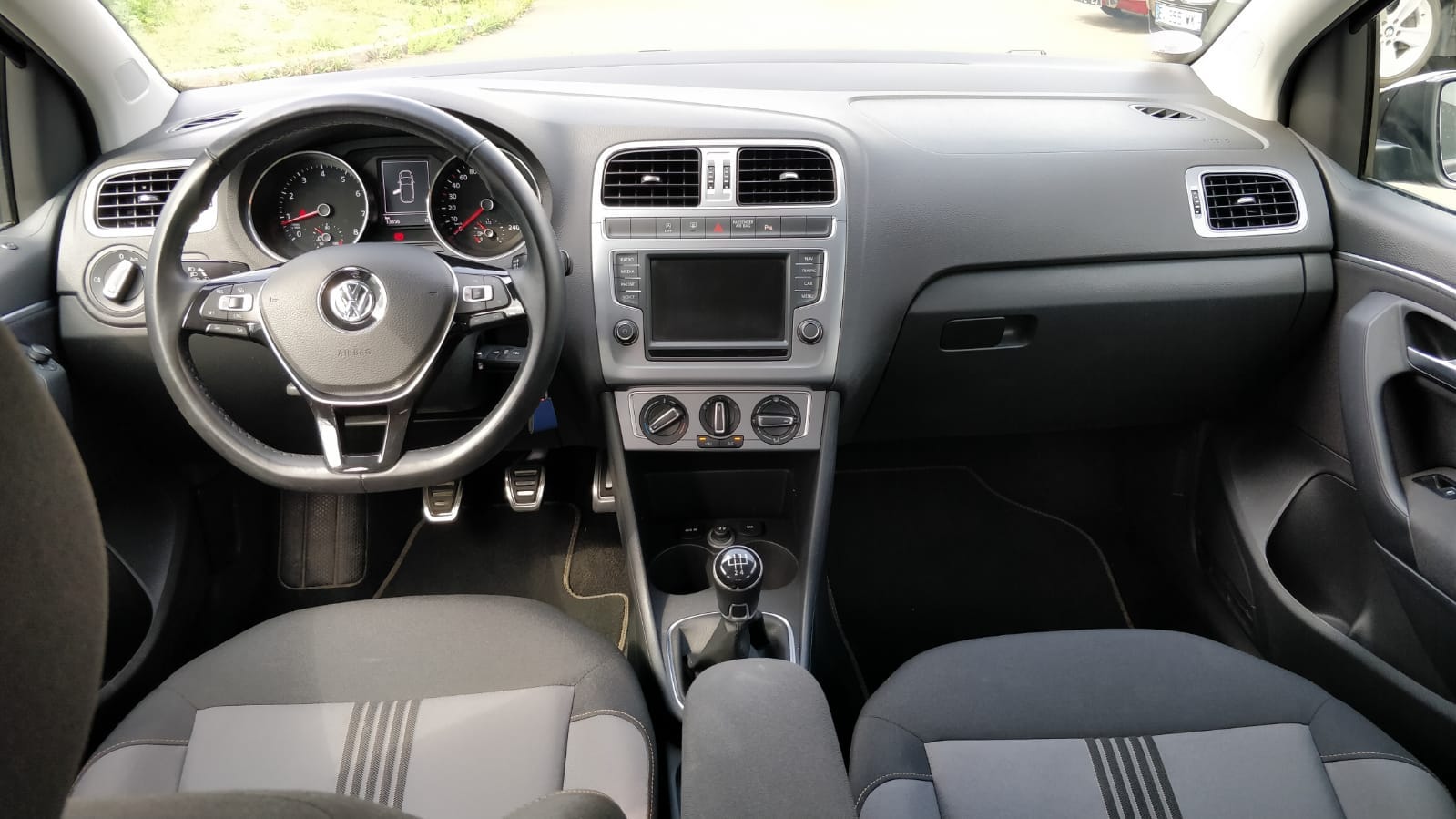 Volkswagen Polo 1,2 TSI Bluemotion avec GPS