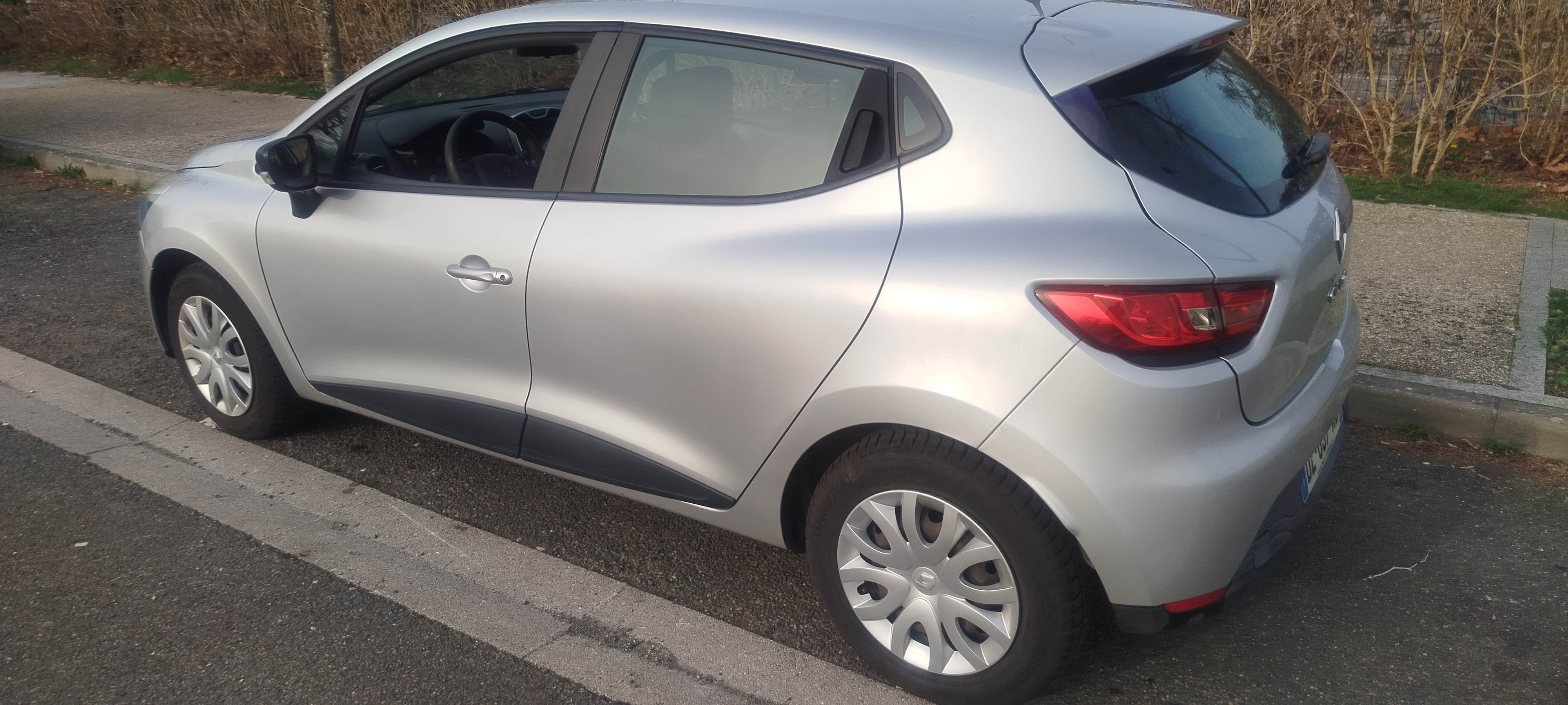 Renault Clio 1.2l 75cv avec GPS