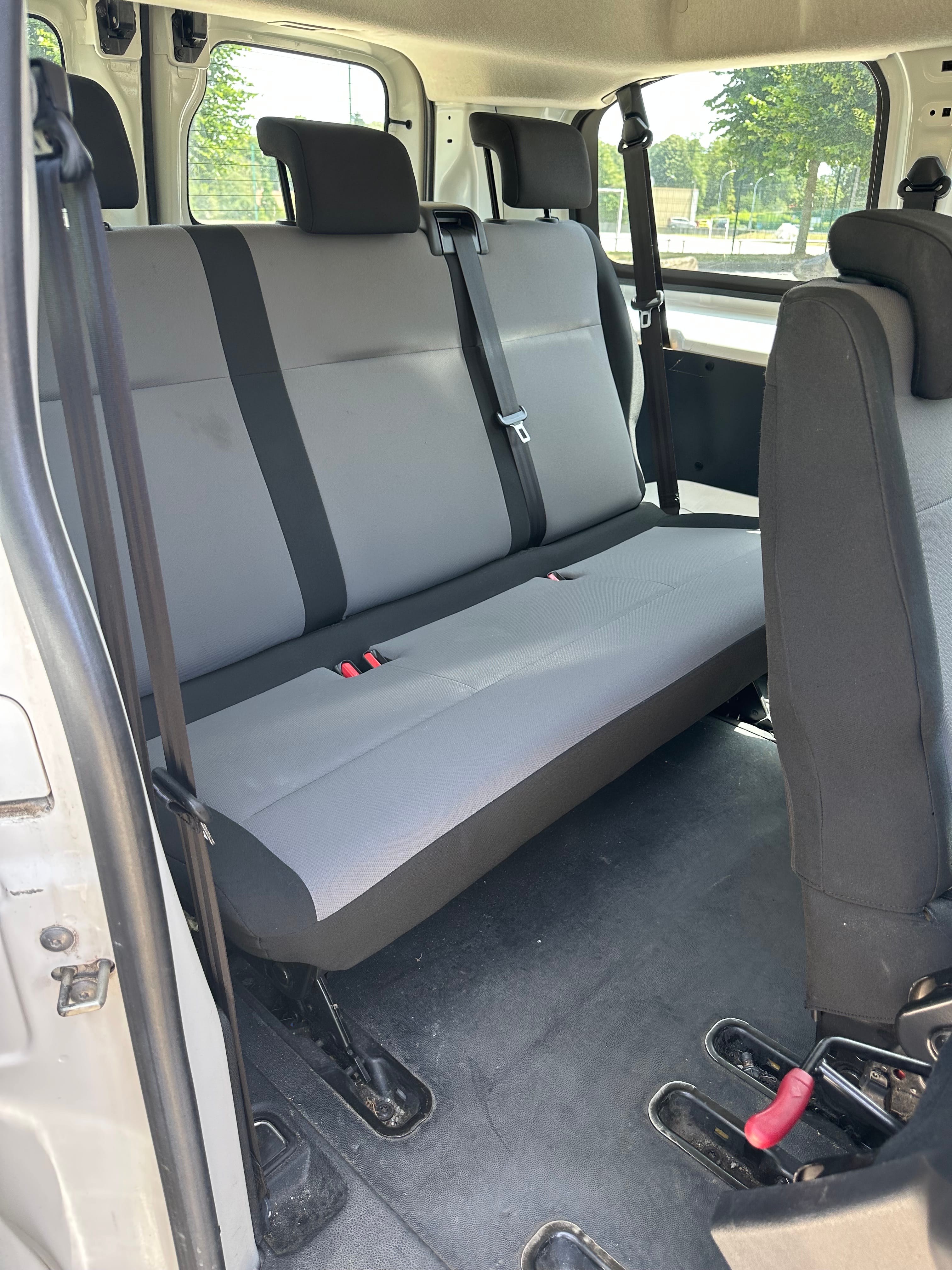 Peugeot Traveller avec Apple CarPlay