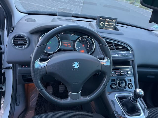 Peugeot 5008 avec Audio Bluetooth