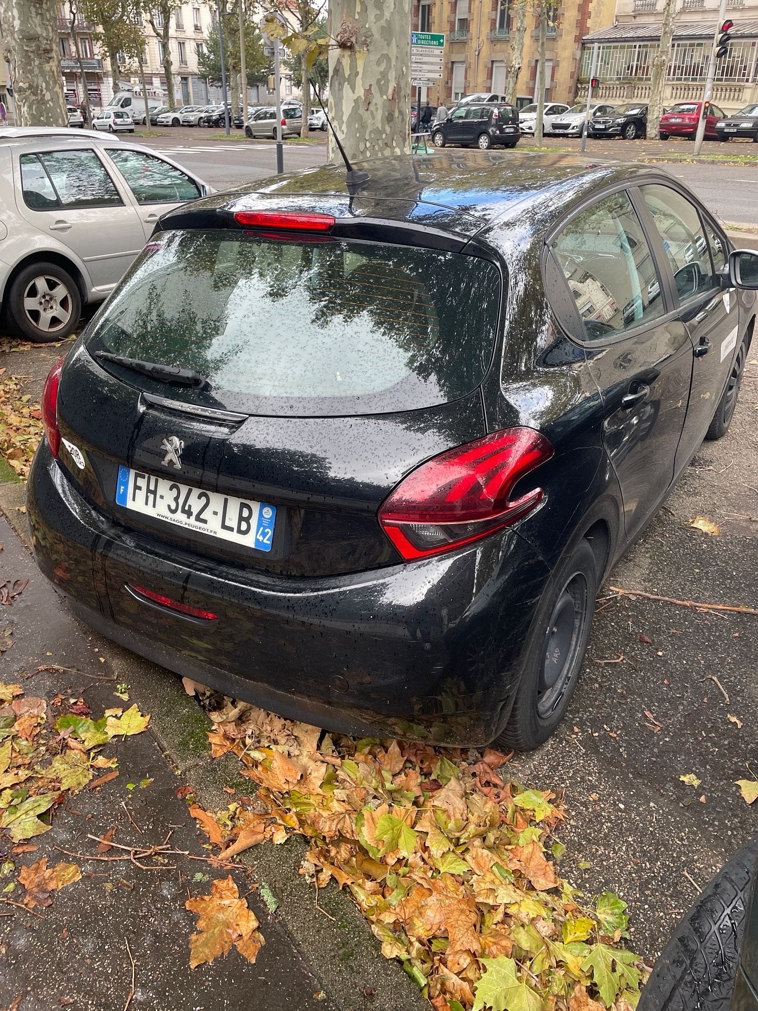 Peugeot 208 Connecté 24h/24h avec Climatisation