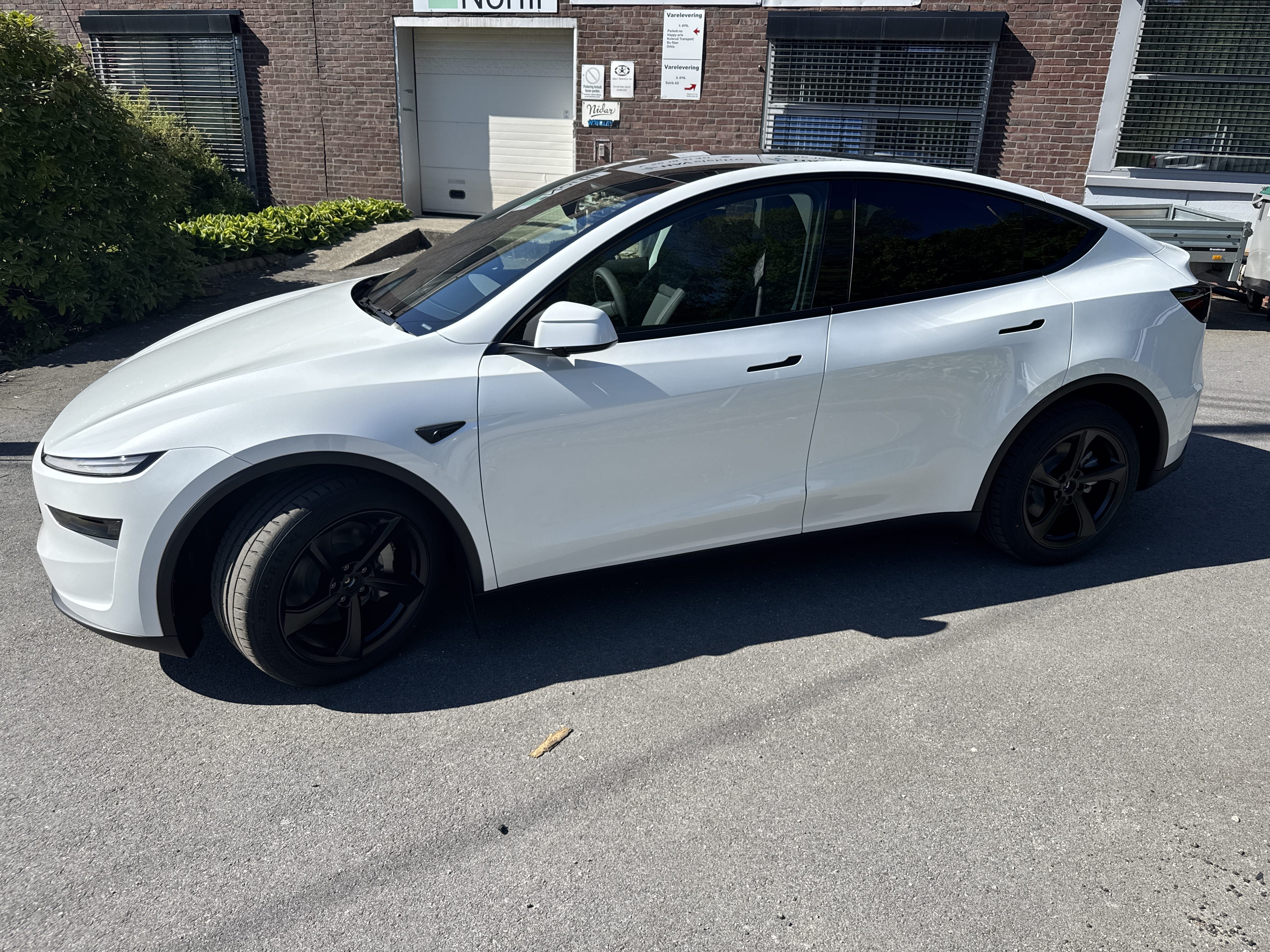 Tesla Model Y Long Range Nye Model Y Juniper med Aircondition
