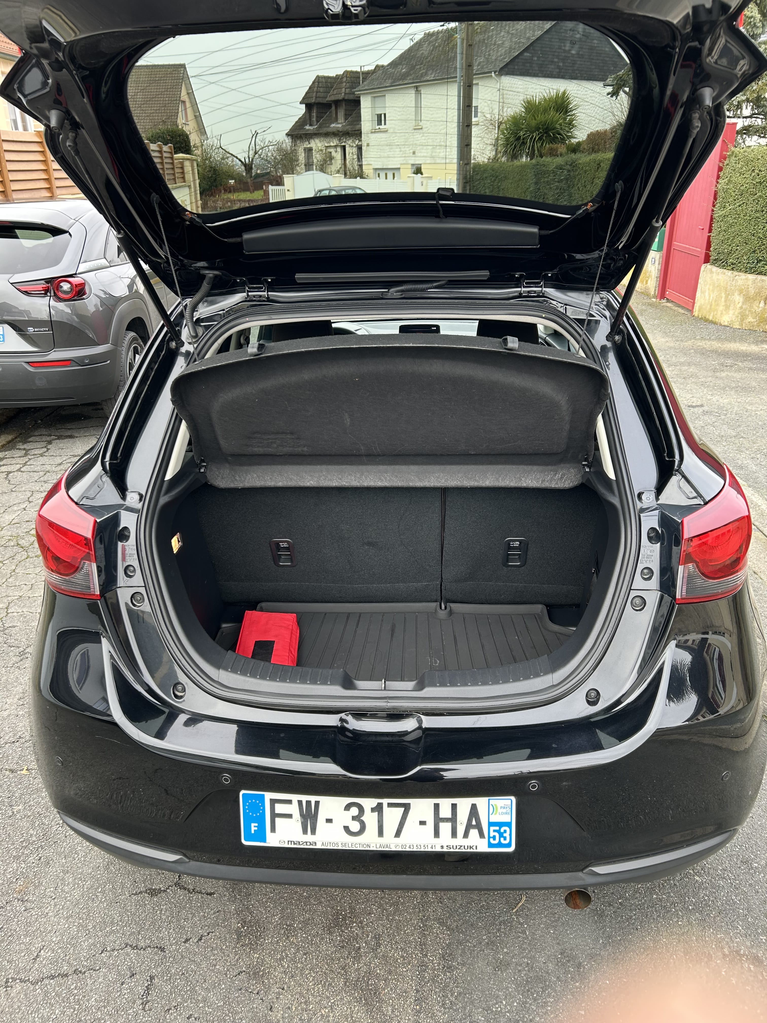 Mazda 2 avec Apple CarPlay