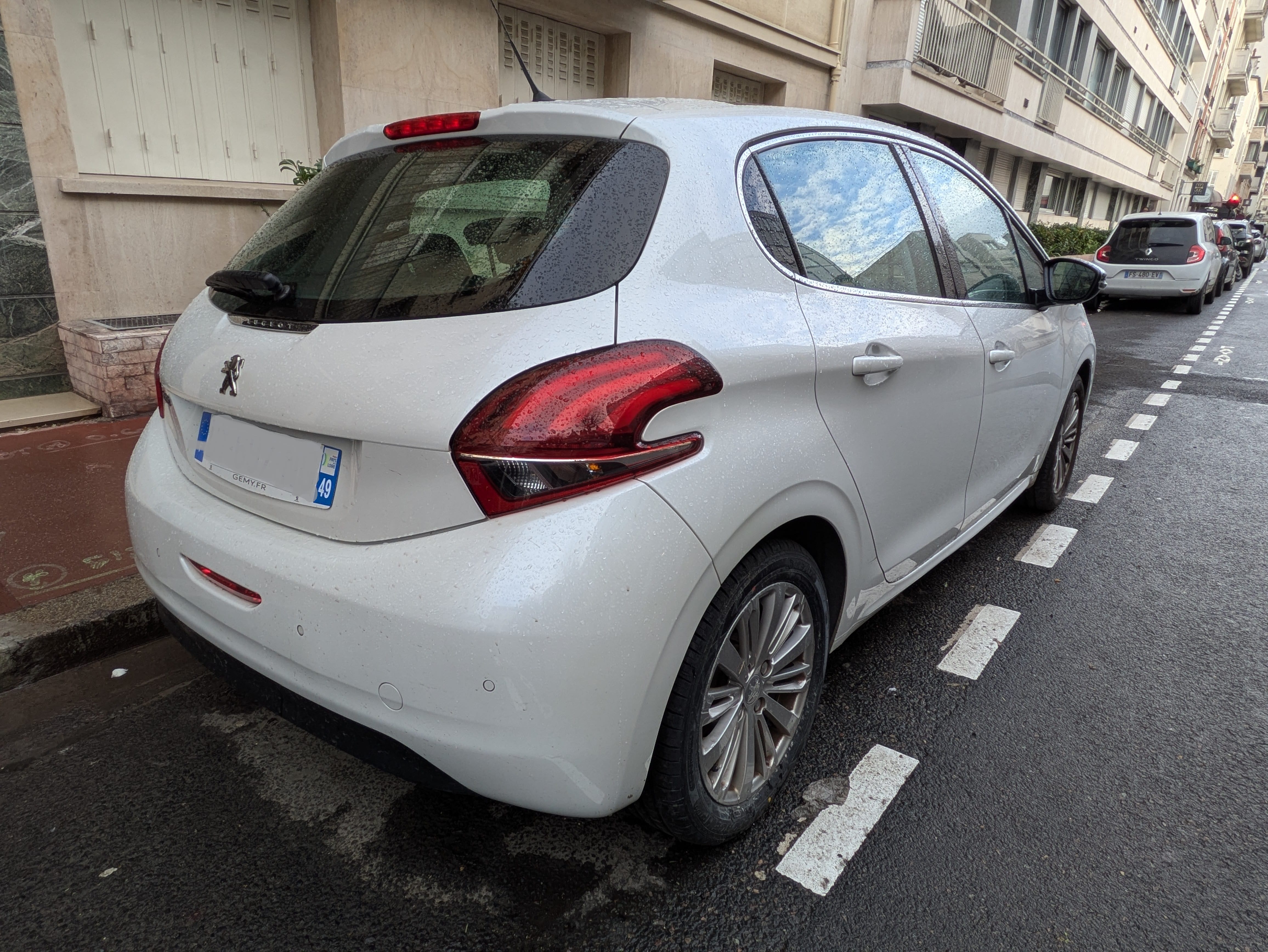 Peugeot 208 avec GPS