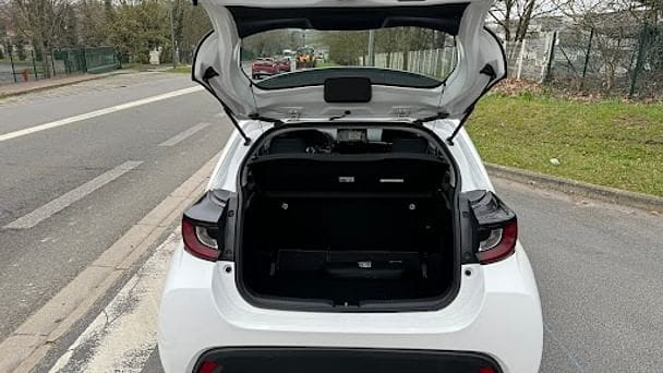 Toyota Yaris Hybride avec GPS