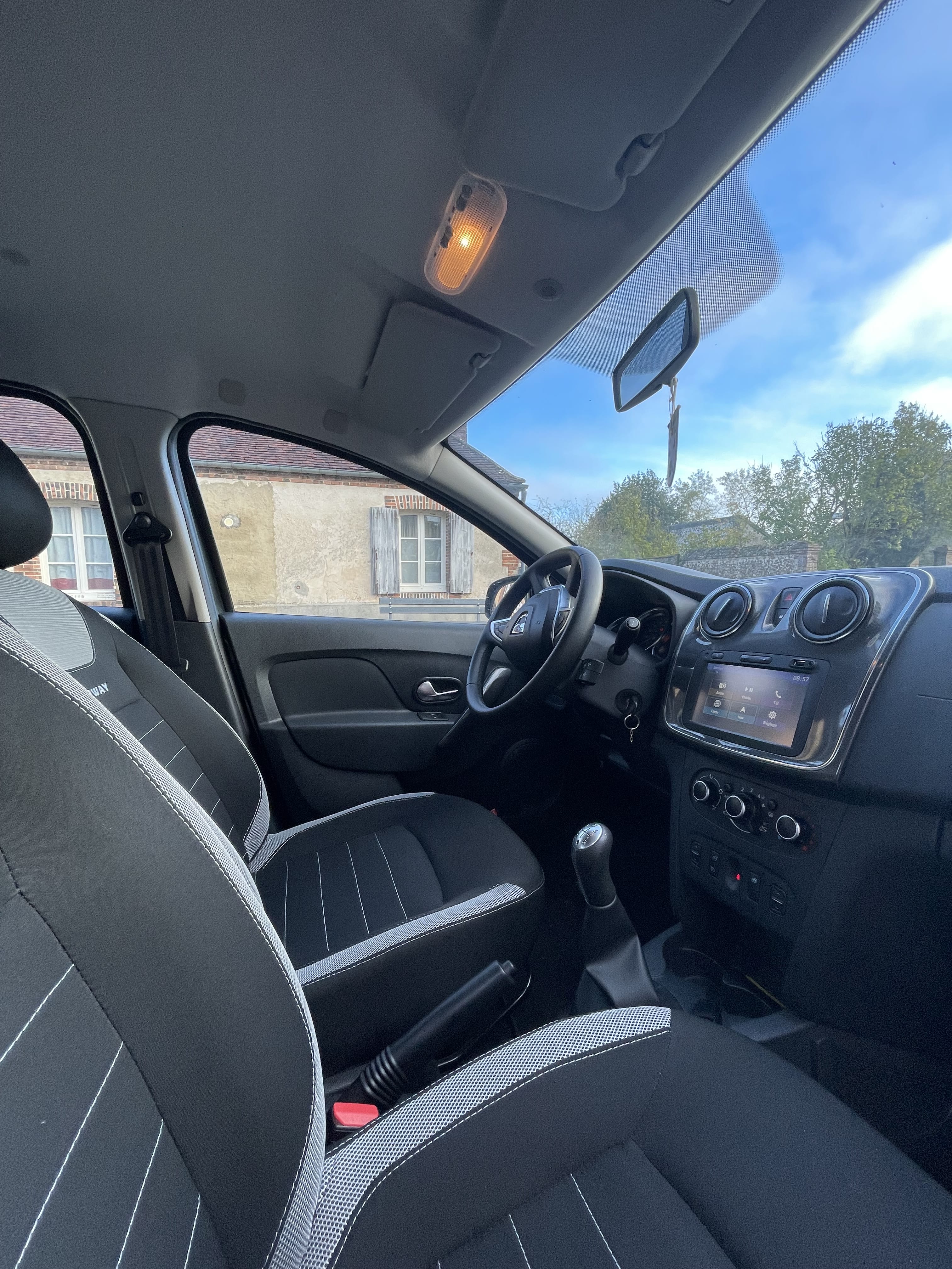 Dacia Sandero avec GPS