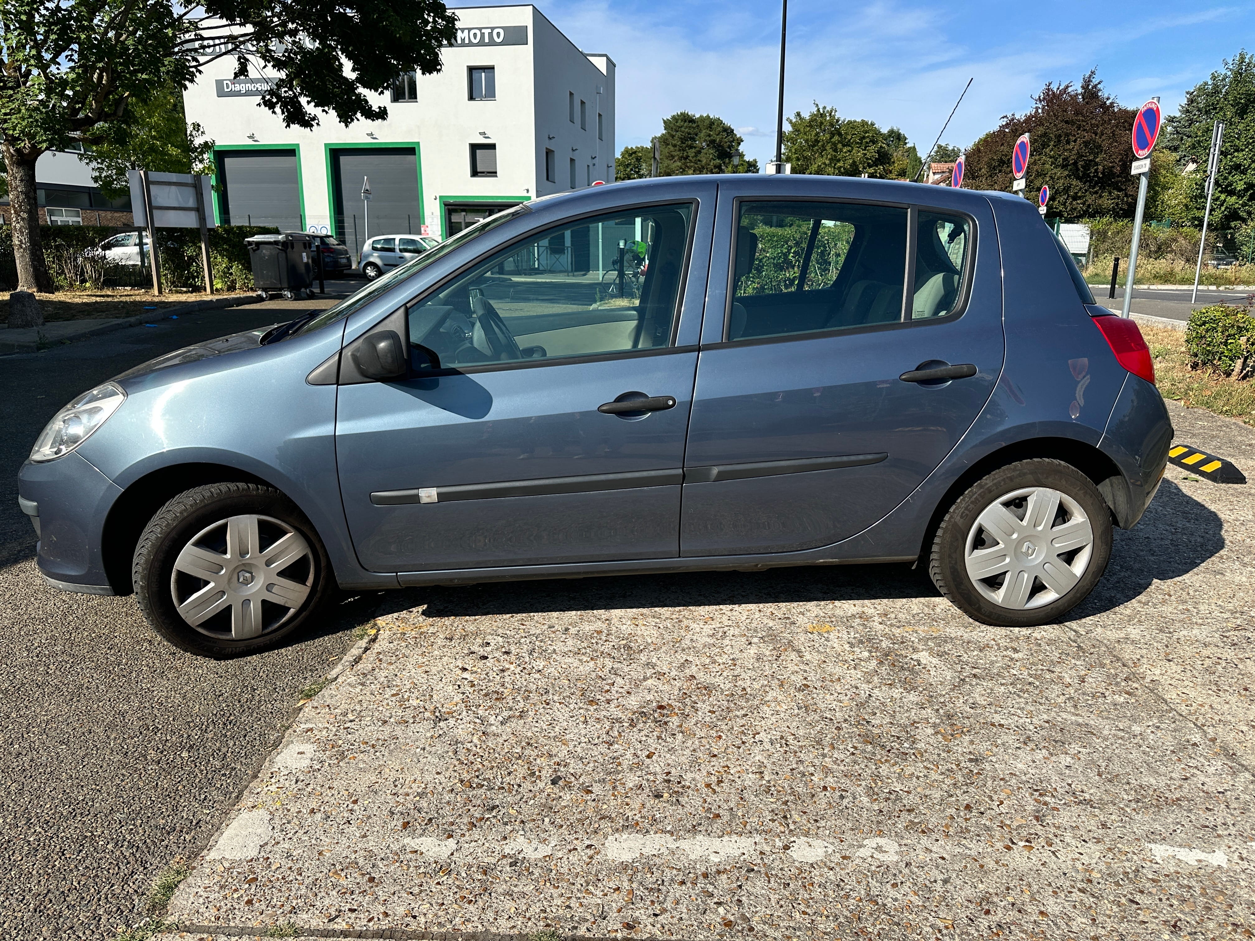 Renault Clio avec Climatisation