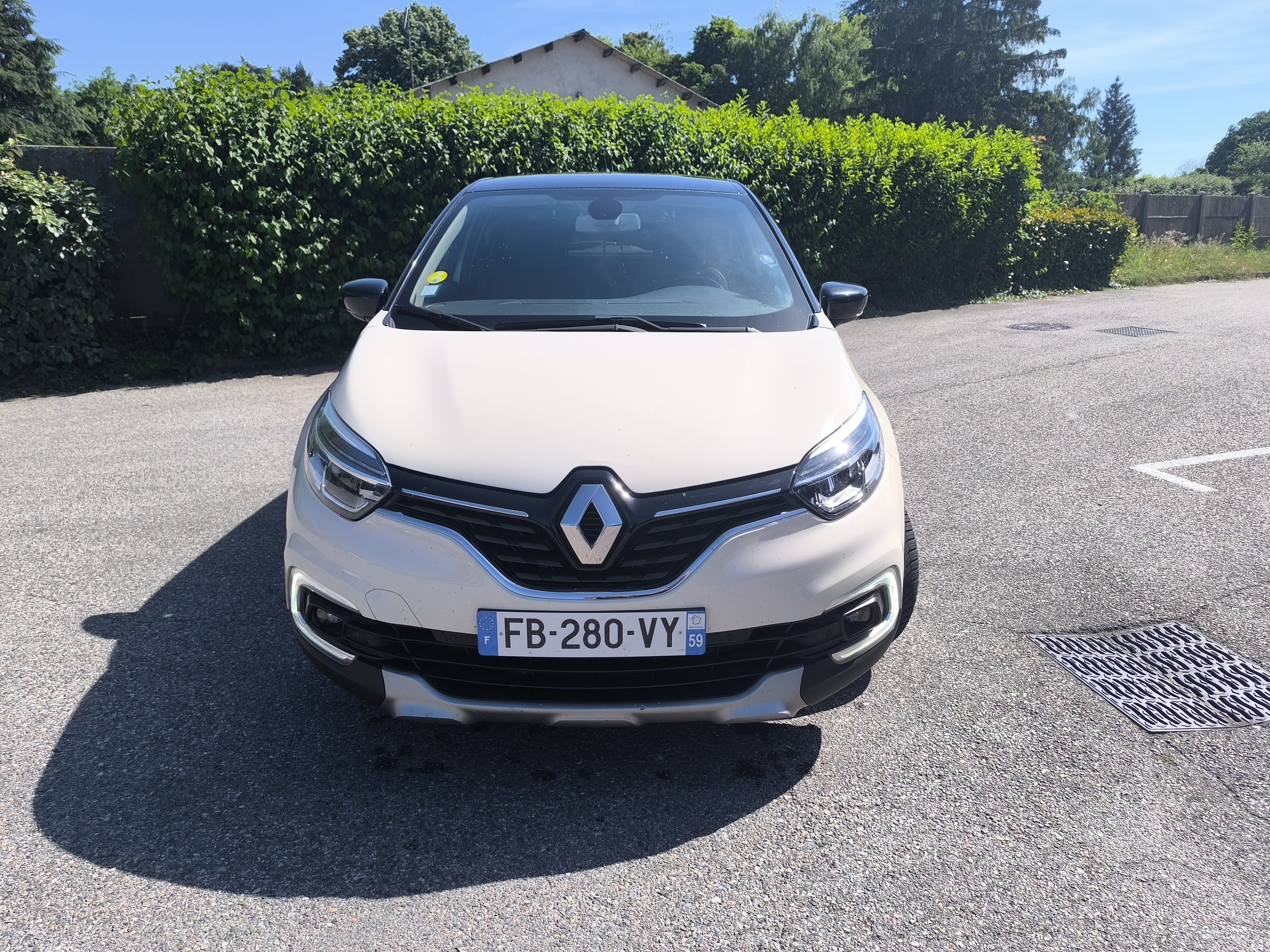 Renault Captur 1.5 dci Grenoble Gare /Aéroport Montagne - ville avec Audio Bluetooth