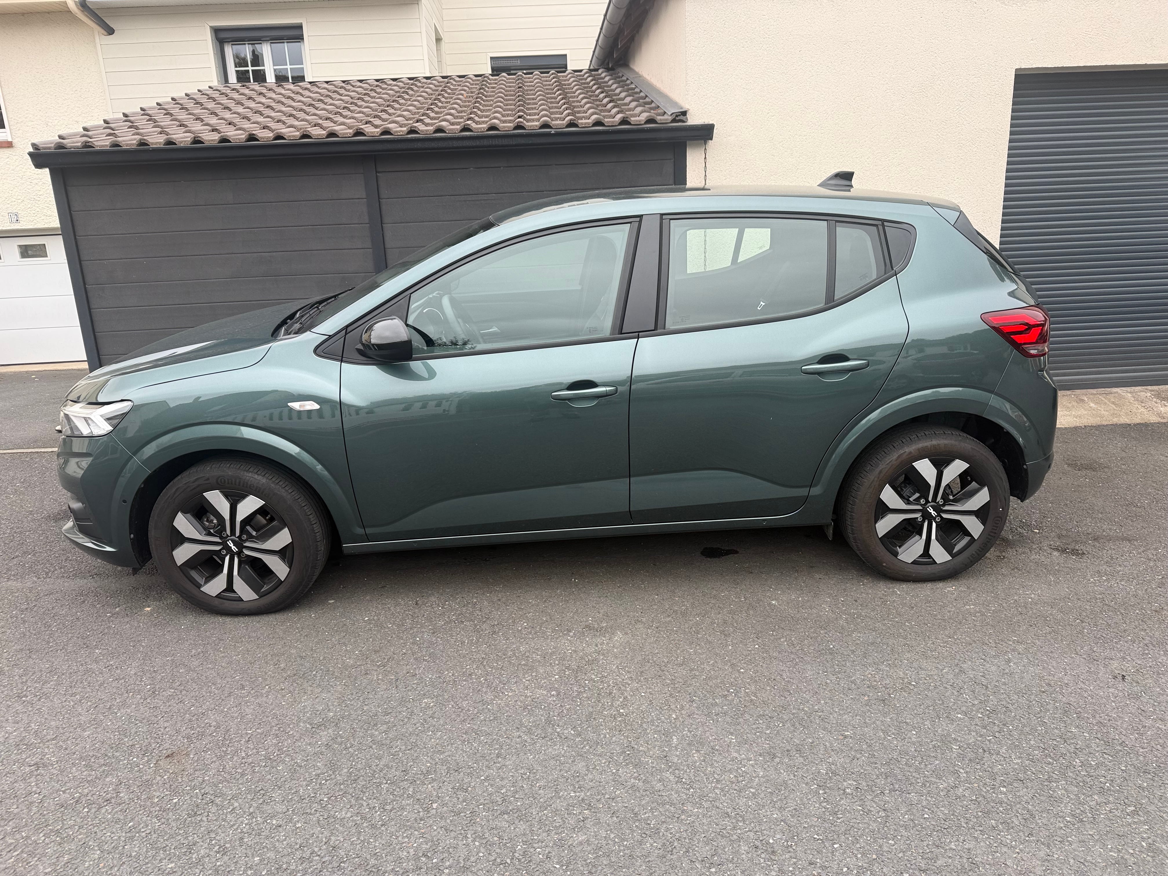 Dacia Sandero Journey 1.0 tce 90, 2025, Essence 95, automatique