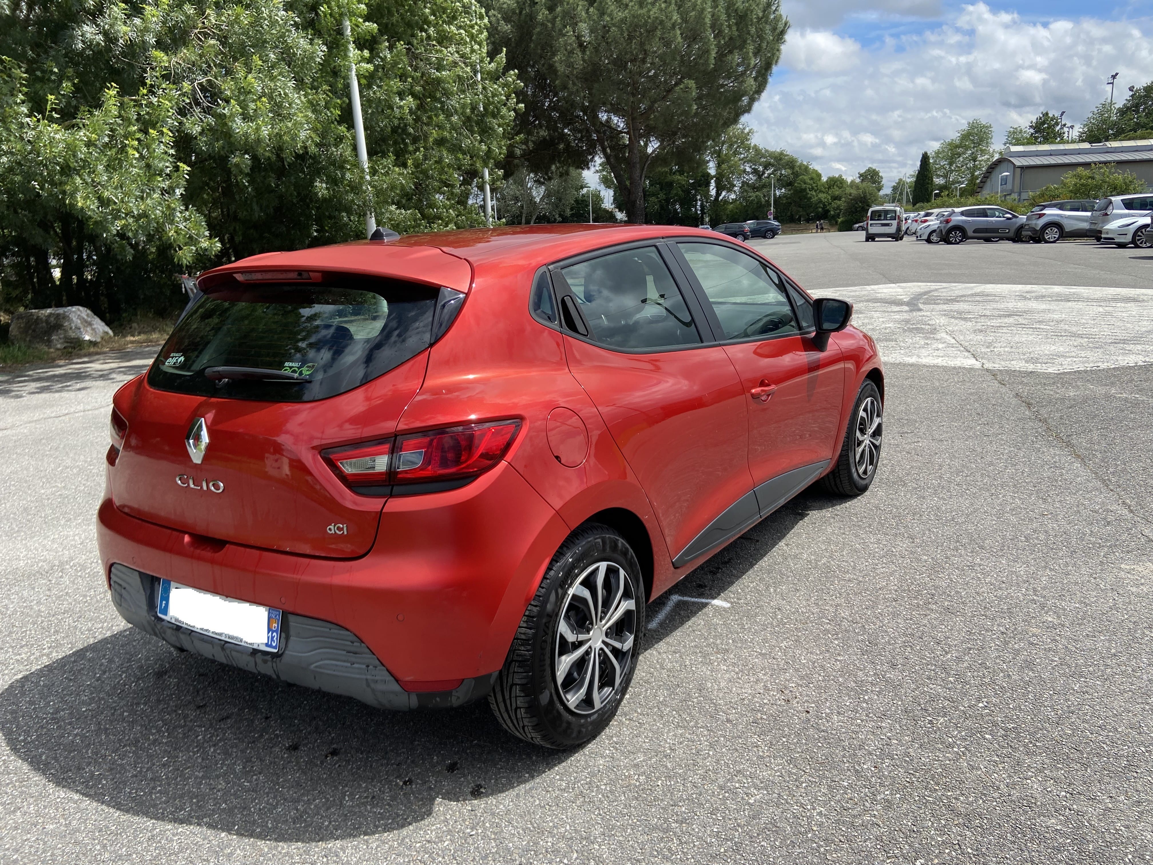 Renault Clio CN990LG avec Entrée audio / iPod