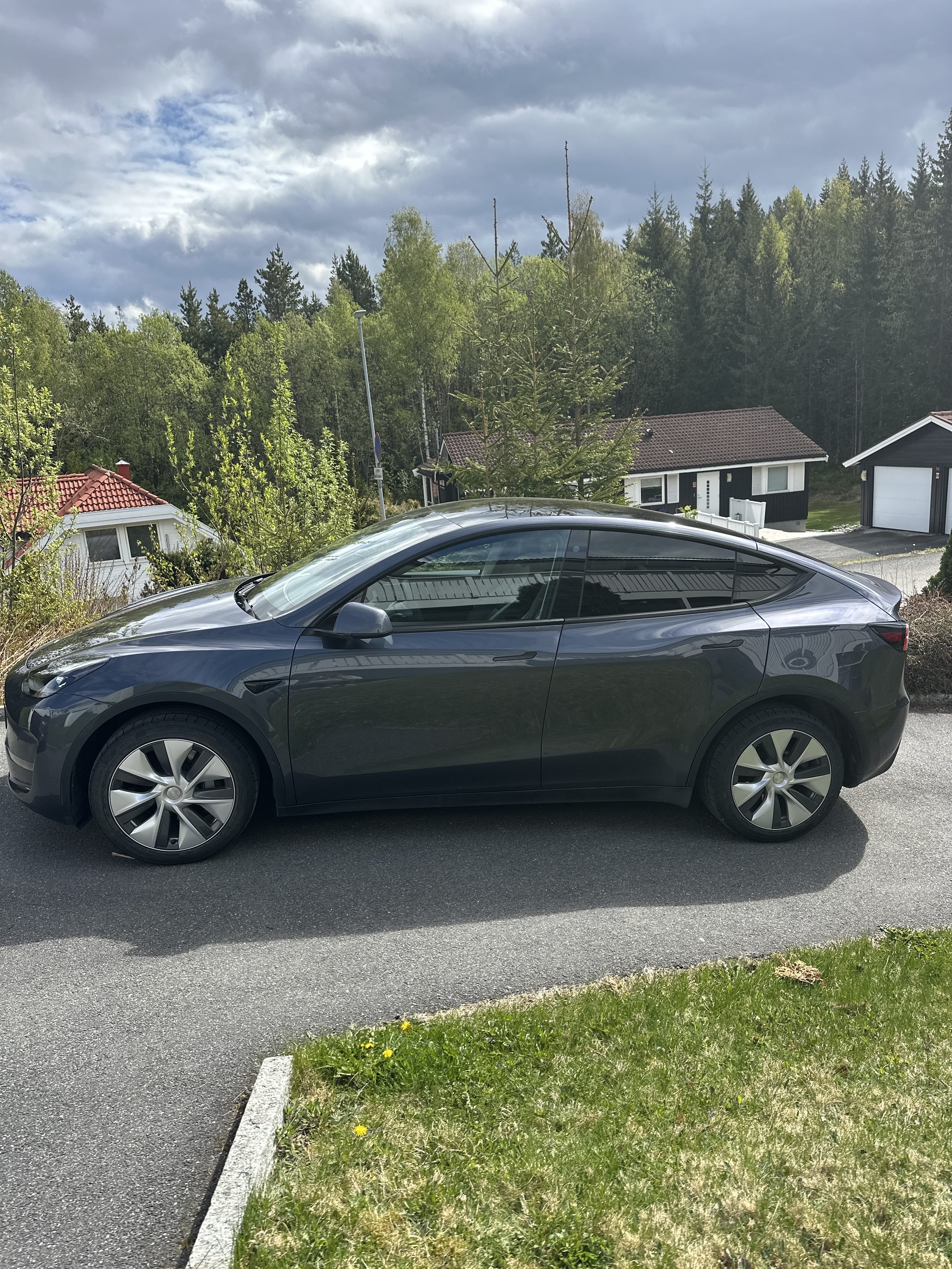 Tesla Model Y Long Range med Aircondition