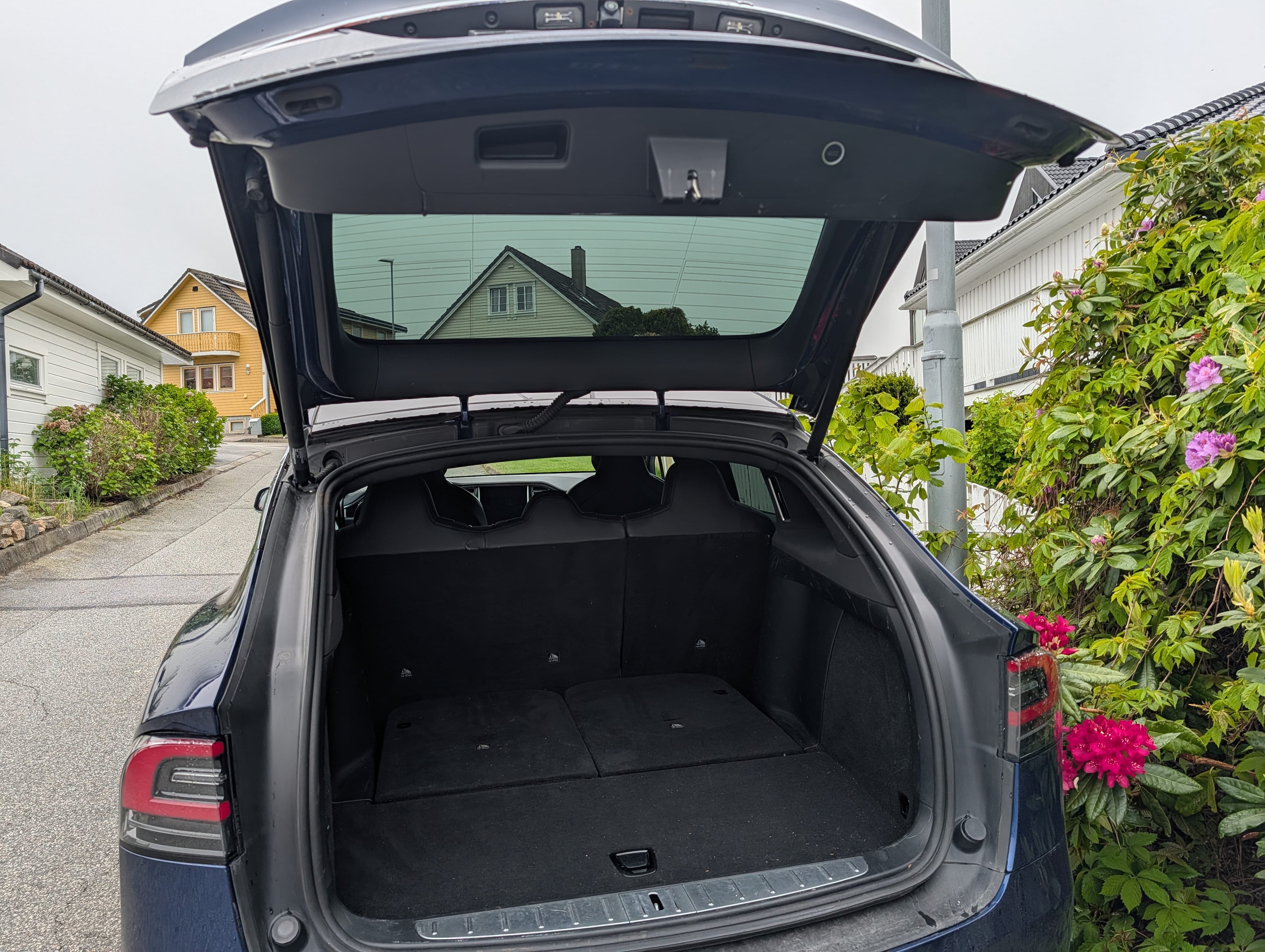 Tesla Model X 75D med Cruisekontroll