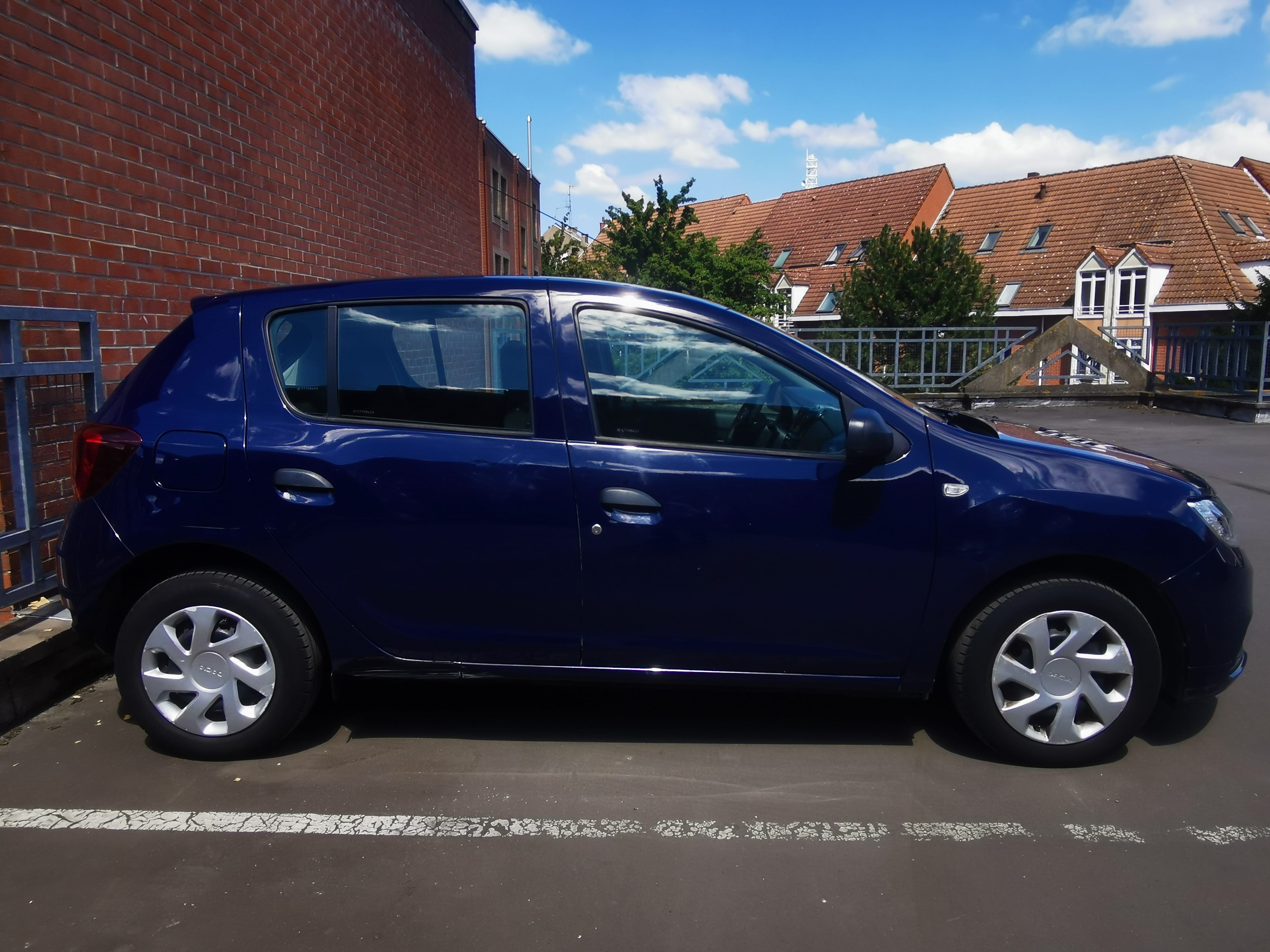 Dacia Sandero avec Siège bébé