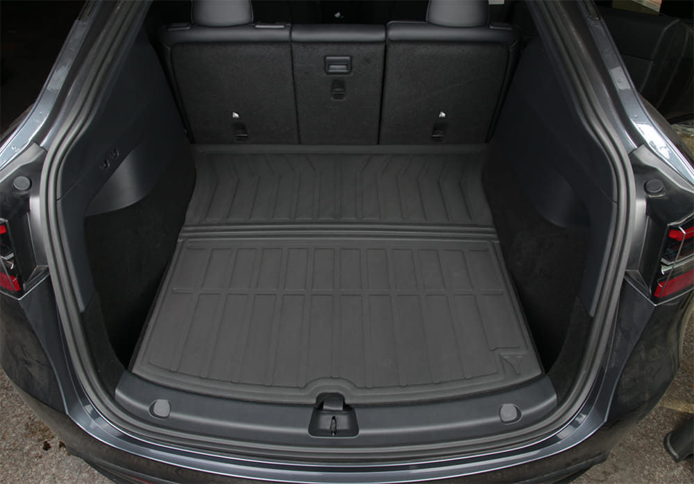 Tesla Model Y Long Range with Four-wheel drive