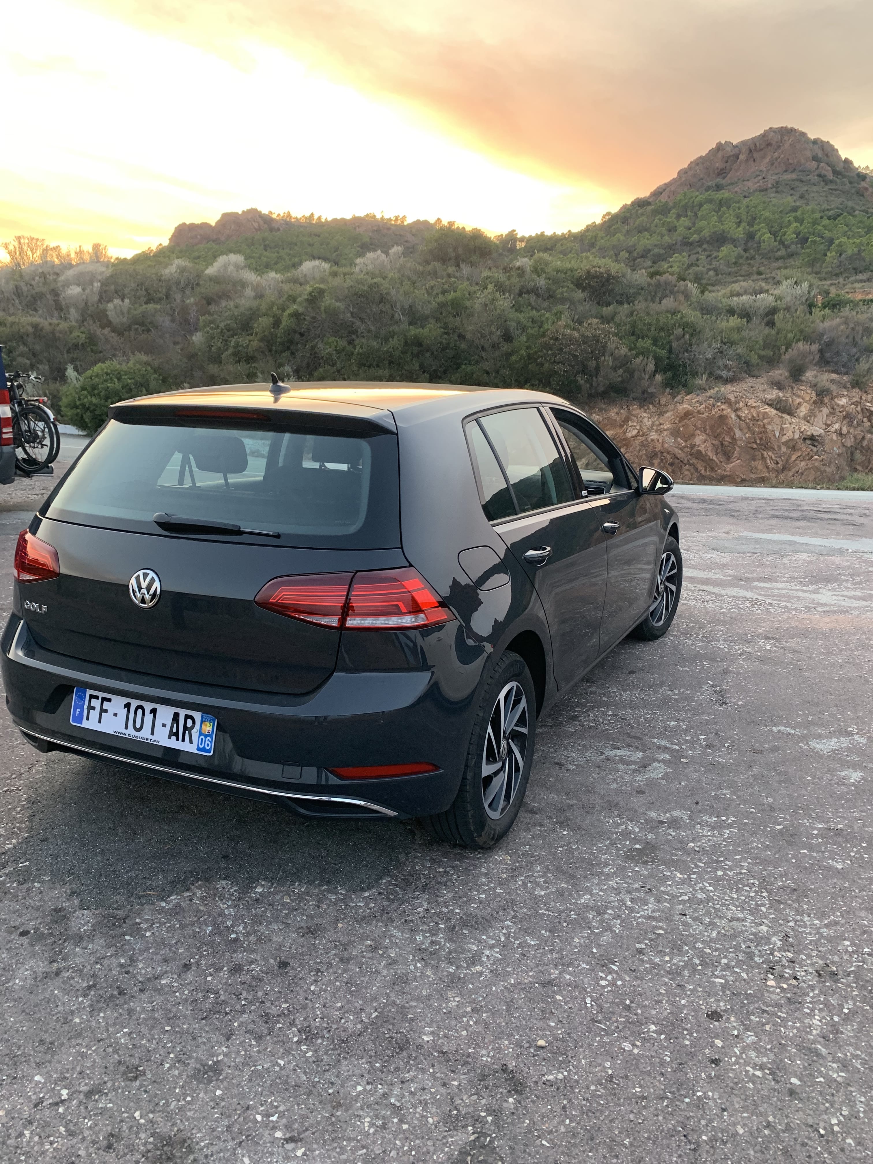 Volkswagen Golf 1.0L 115 CV avec Régulateur de vitesse