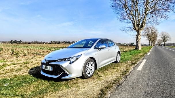 Toyota Corolla Hybride, 2020, Essence 95 / Électrique (hybride), automatique